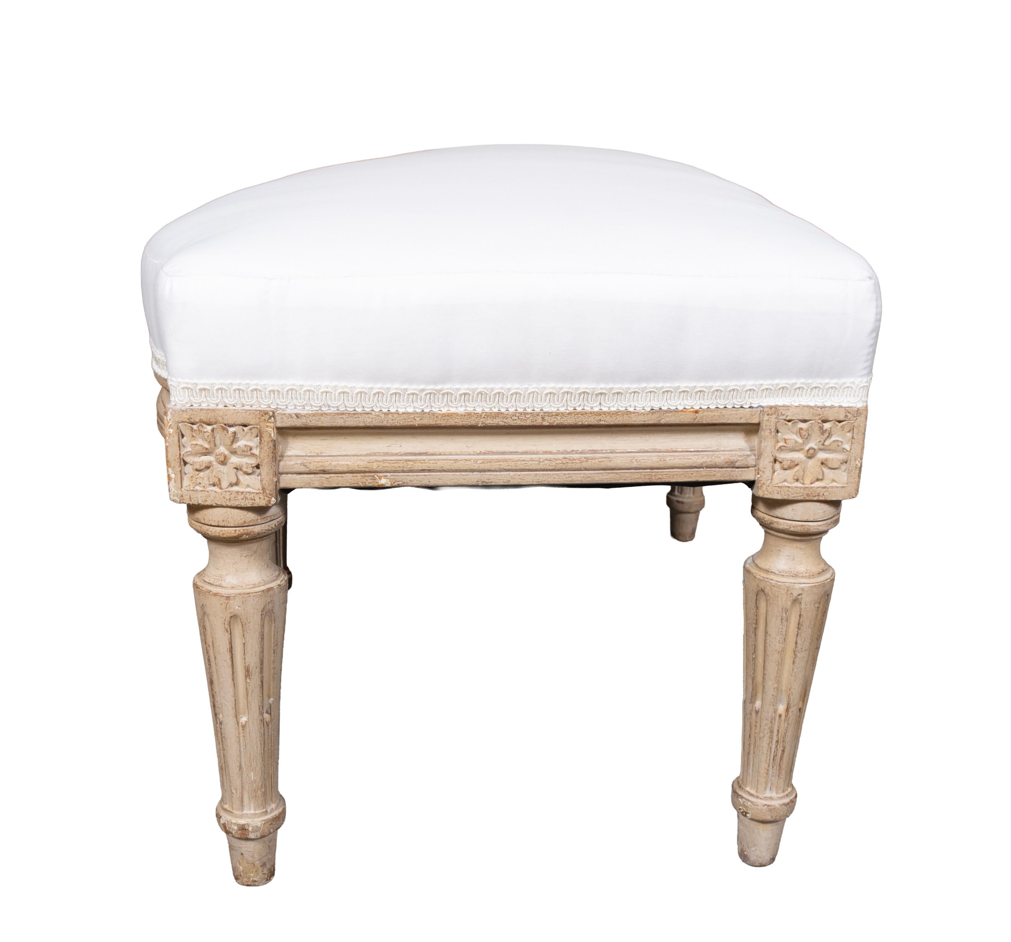 Louis XVI Style Painted Bench Pintado en venta