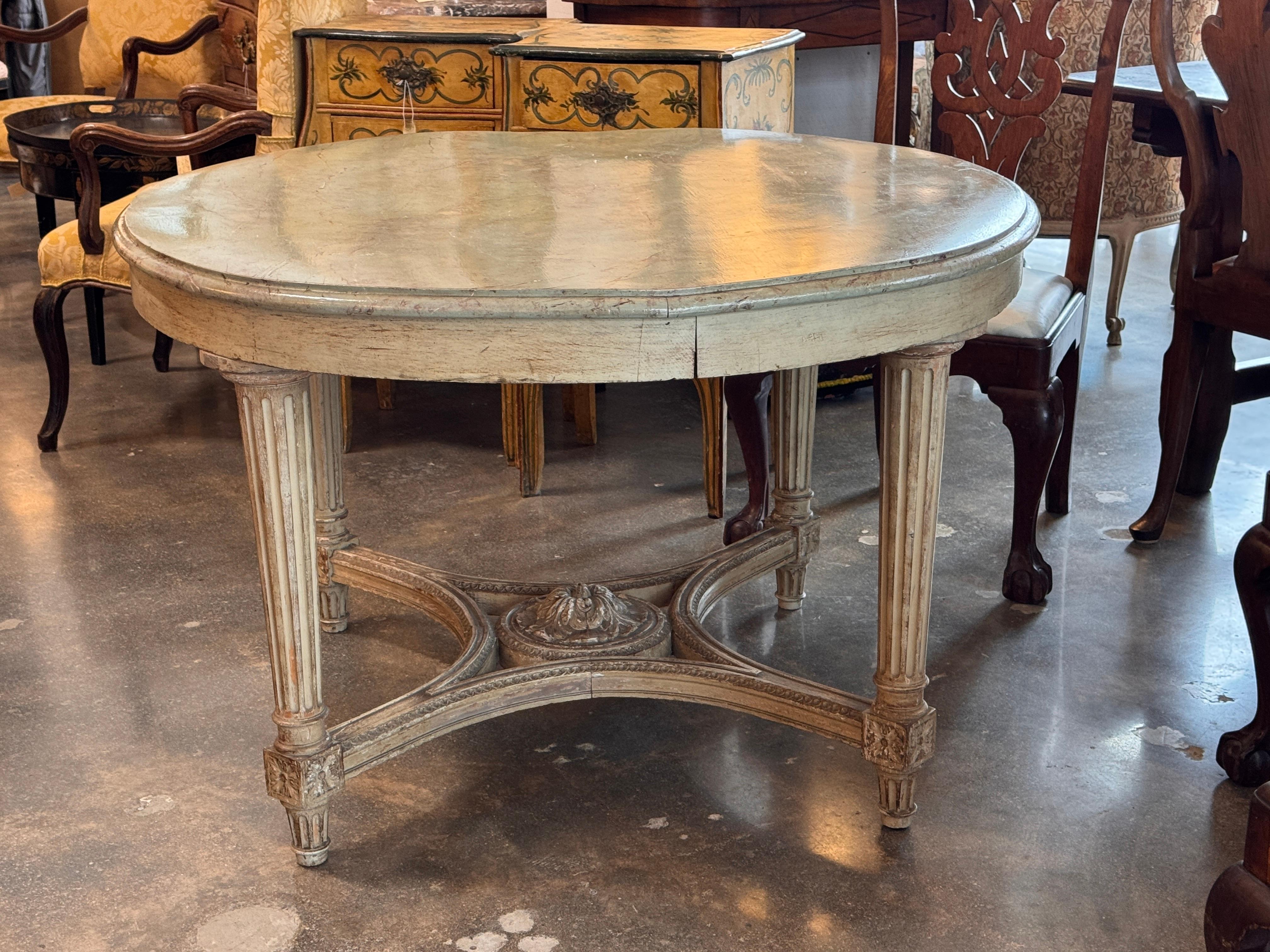 Louis XVI Style Painted Center Table Bon état - En vente à Charlottesville, VA