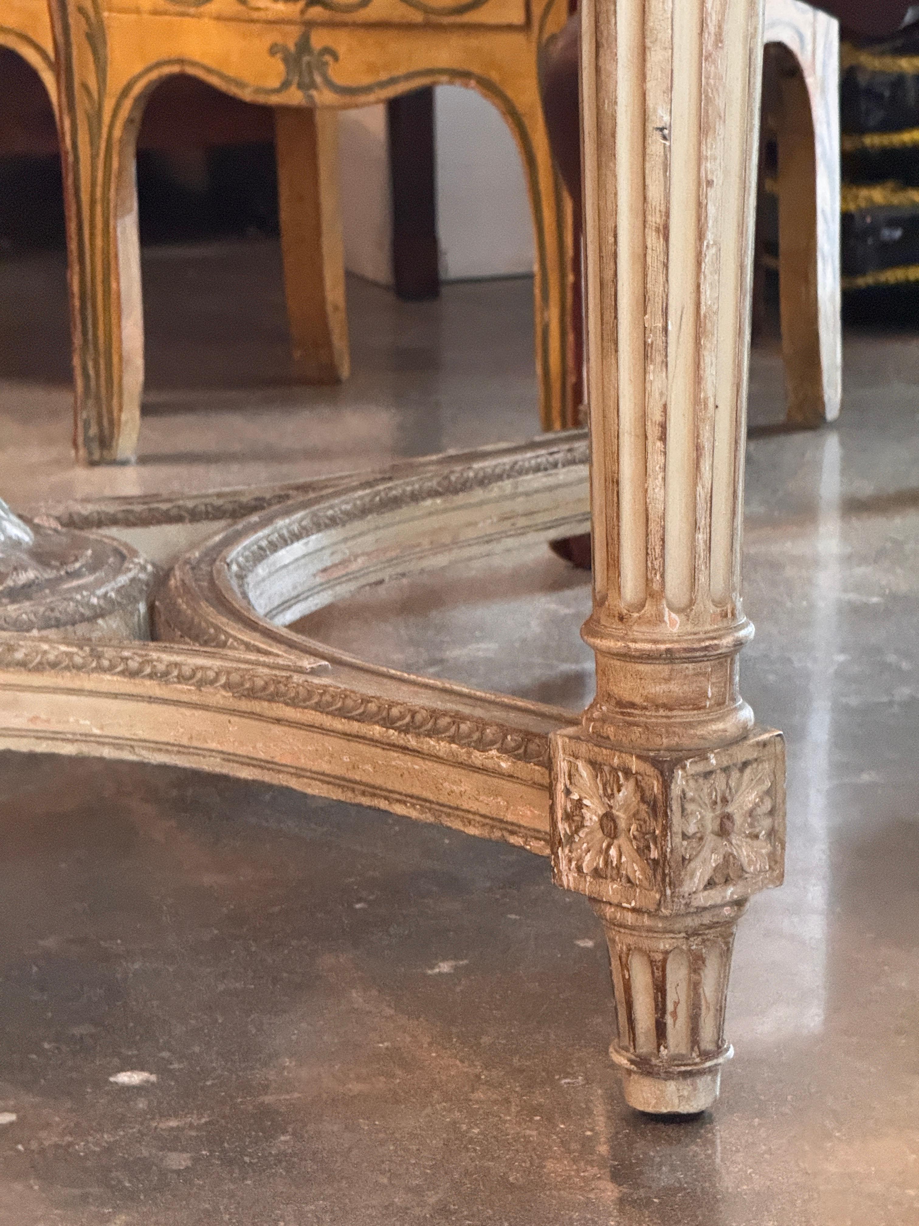 Louis XVI Style Painted Center Table en vente 3
