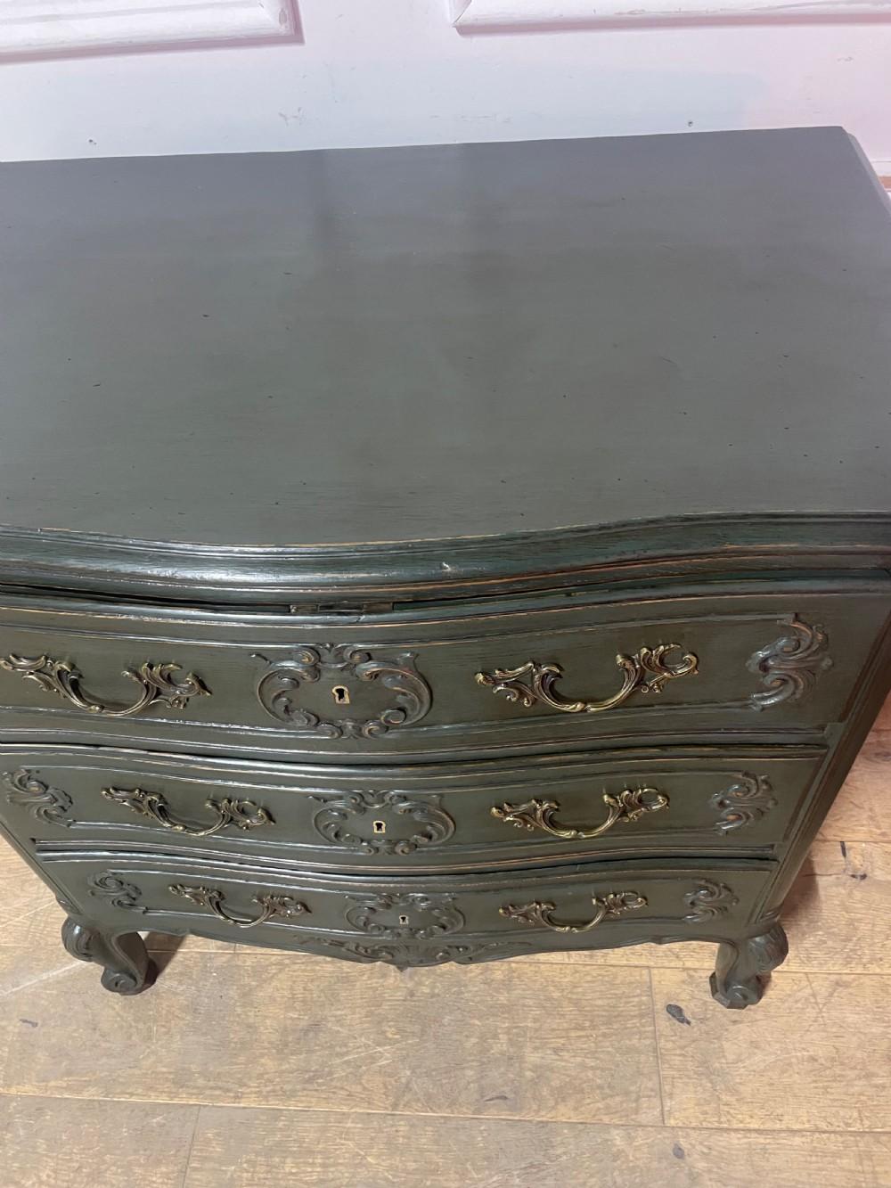 Early 20th Century Louis XVI style painted oak chest of drawers / commode For Sale