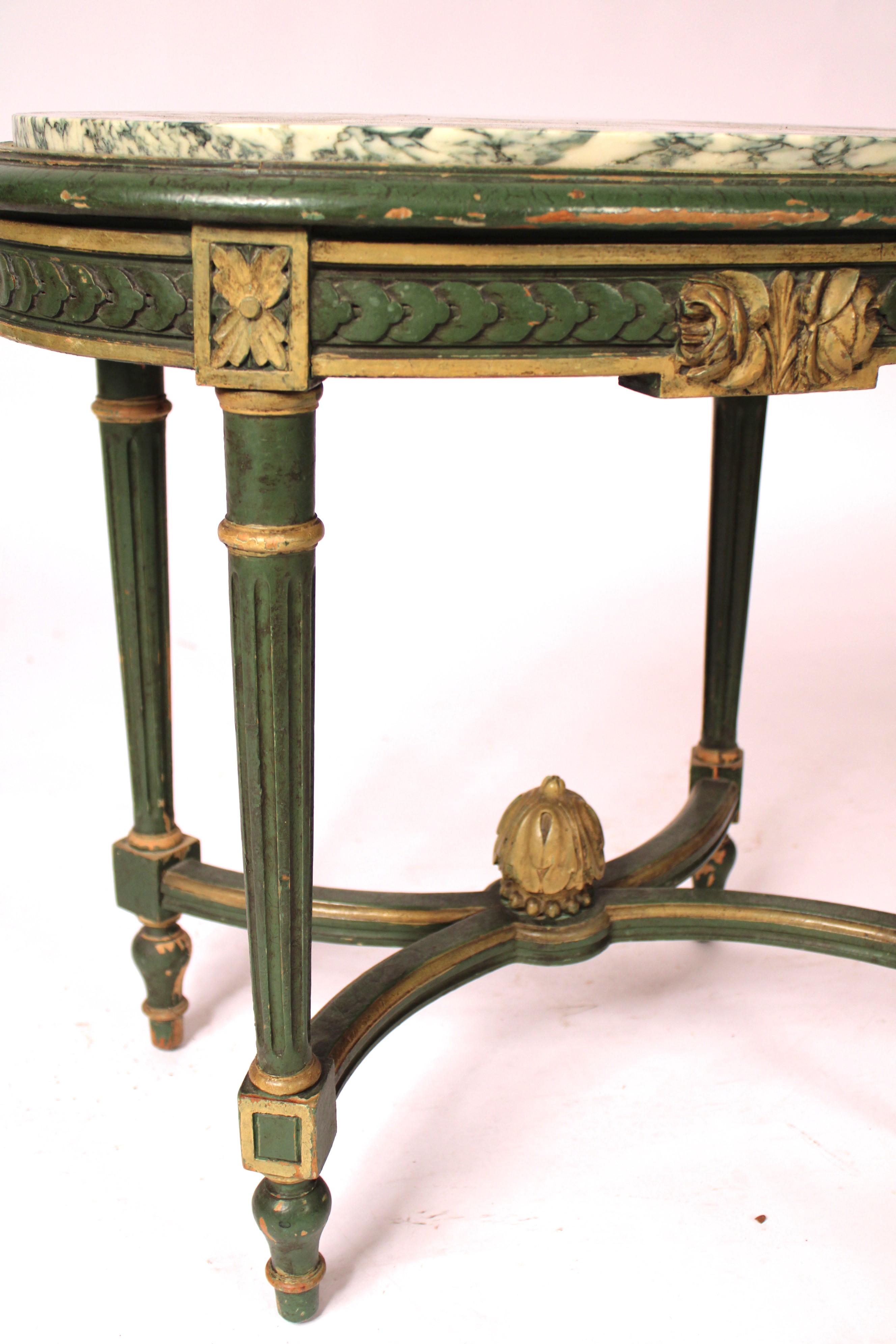 Table d'appoint peinte de style Louis XVI avec plateau en marbre 2