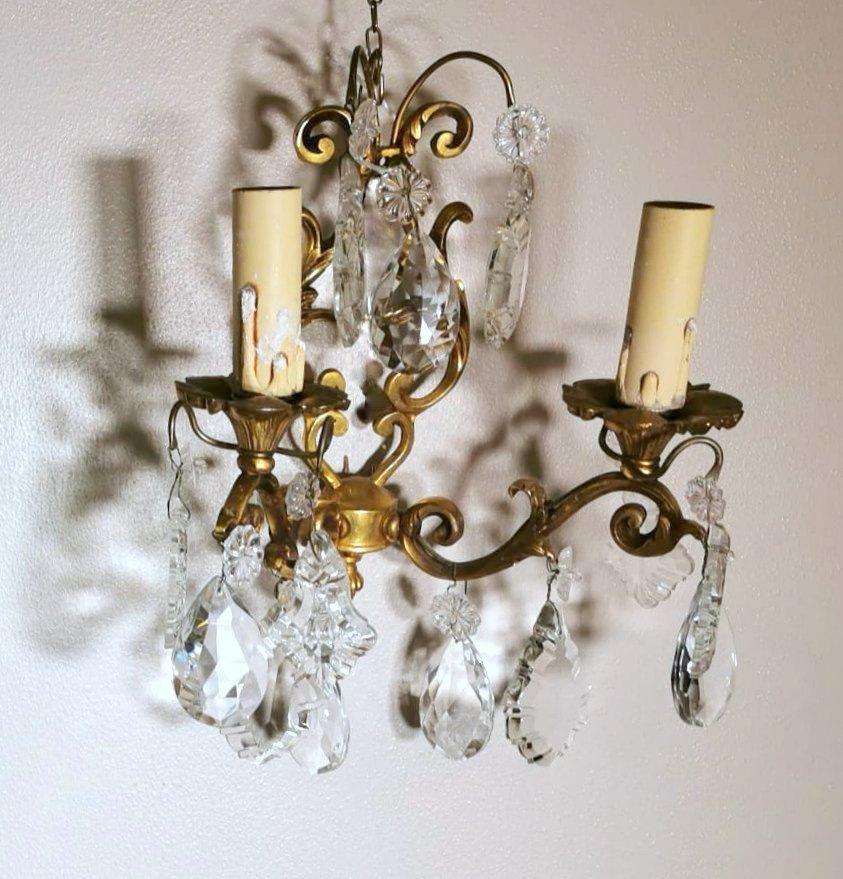Louis XVI Style Pair of French Wall Sconces in Brass and Crystals For Sale 2