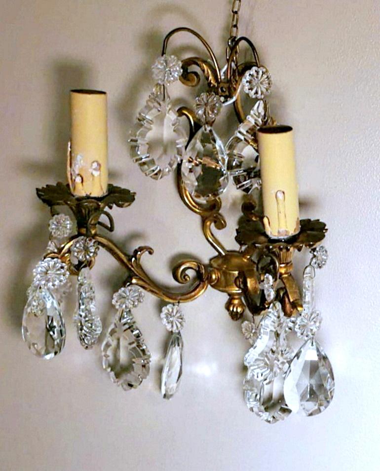 Louis XVI Style Pair of French Wall Sconces in Brass and Crystals For Sale 3