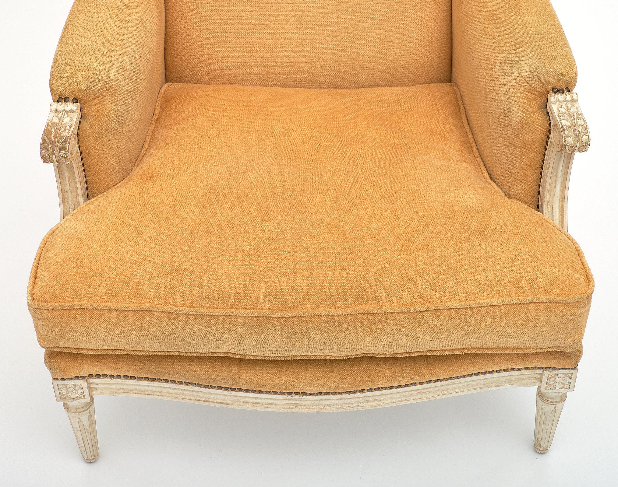 Early 20th Century Louis XVI Style Pair of Yellow Bergères