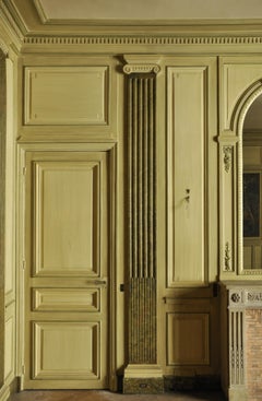 Revestimiento estilo Luis XVI con chimenea y escena marina, Óleo sobre lienzo