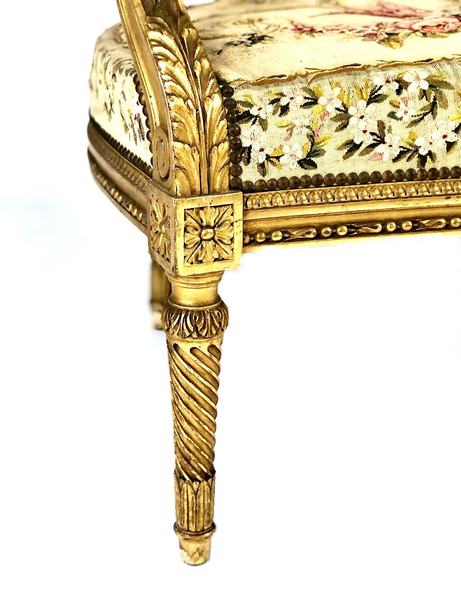 Antique Louis XVI Style Parisian Giltwood 5 Pieces Salon Suite For Sale 7