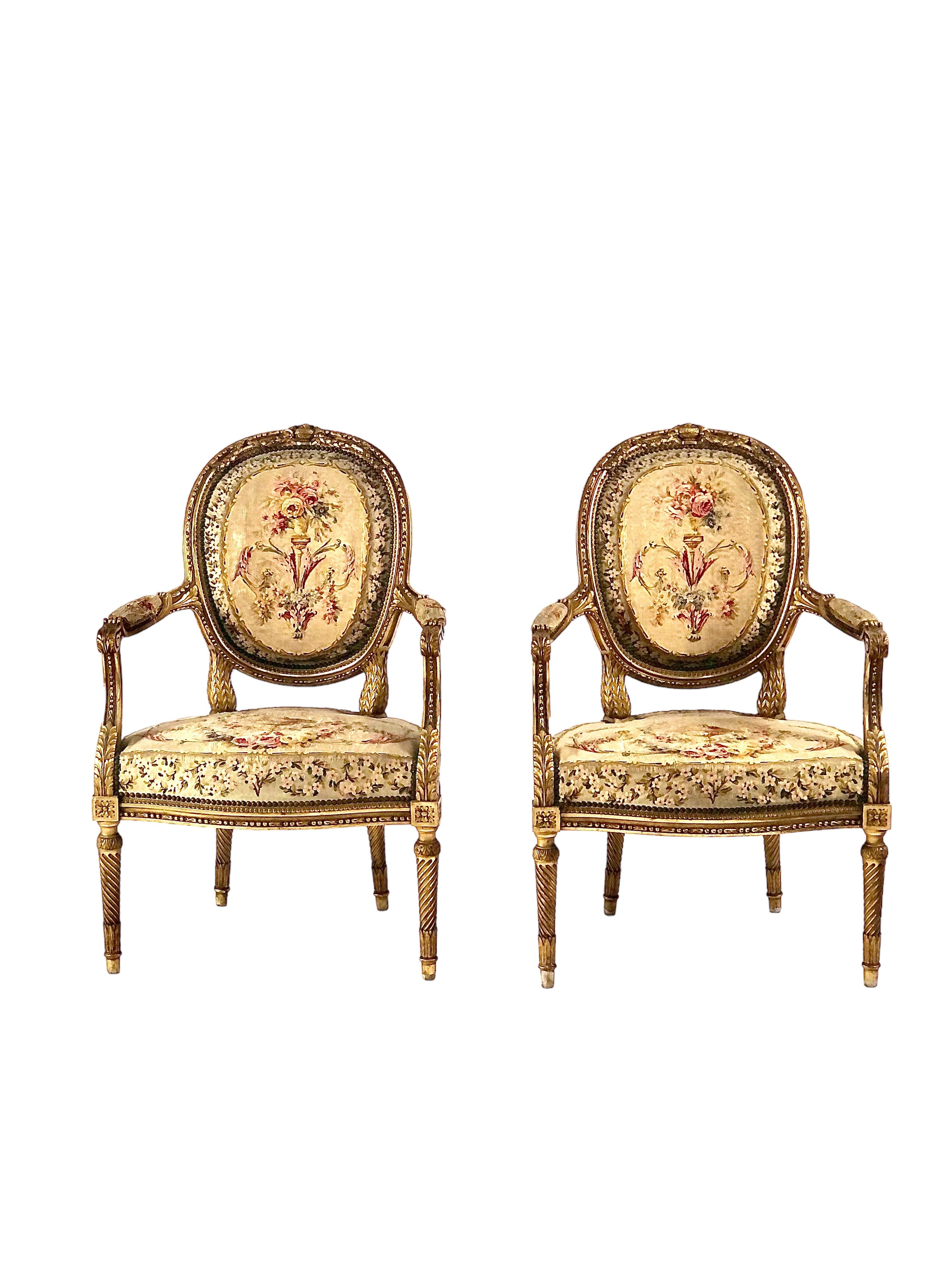 Antique Louis XVI Style Parisian Giltwood 5 Pieces Salon Suite For Sale 9