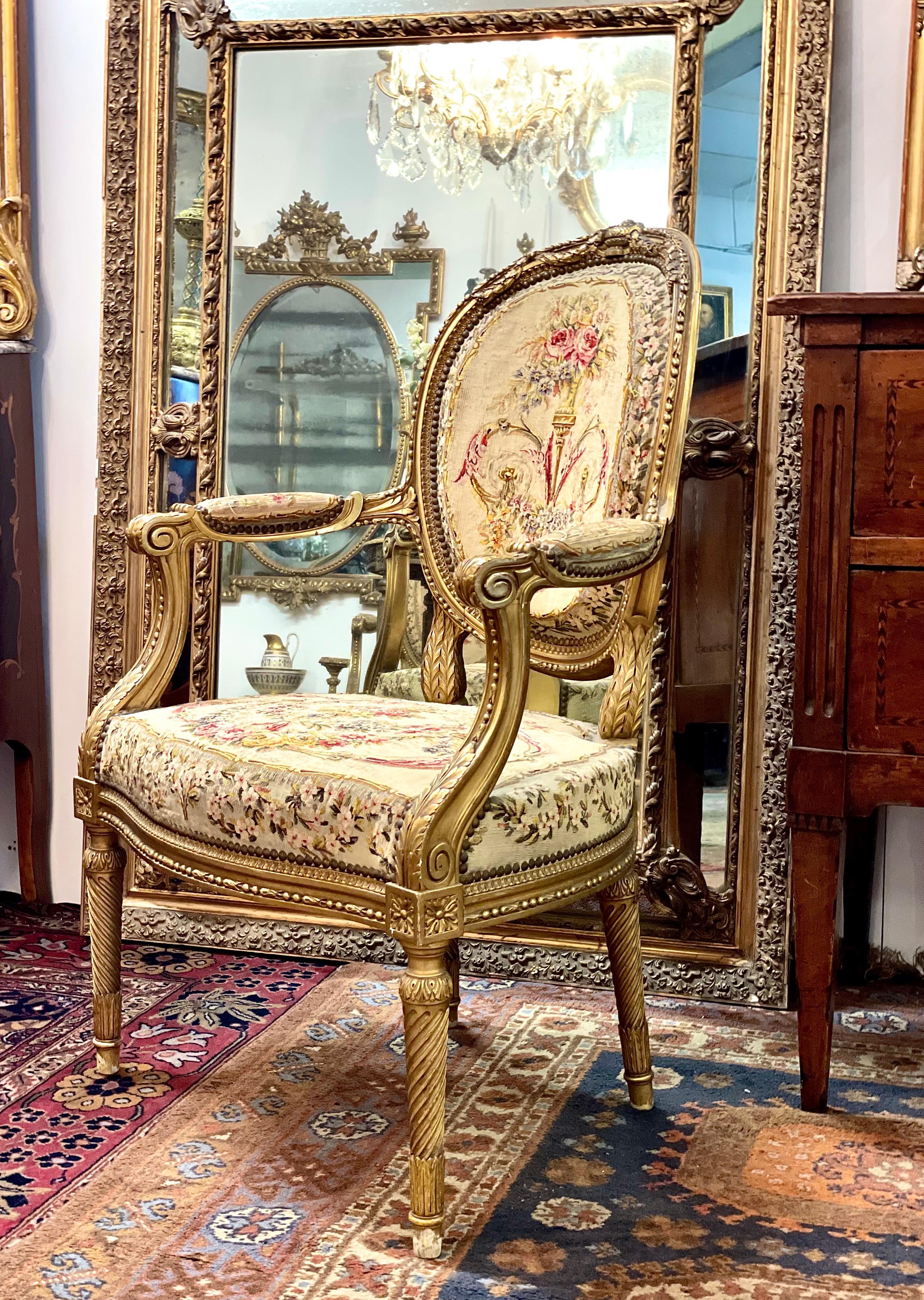 Louis XVI Style Parisian Gilded 5 Pieces Salon Suite For Sale 11