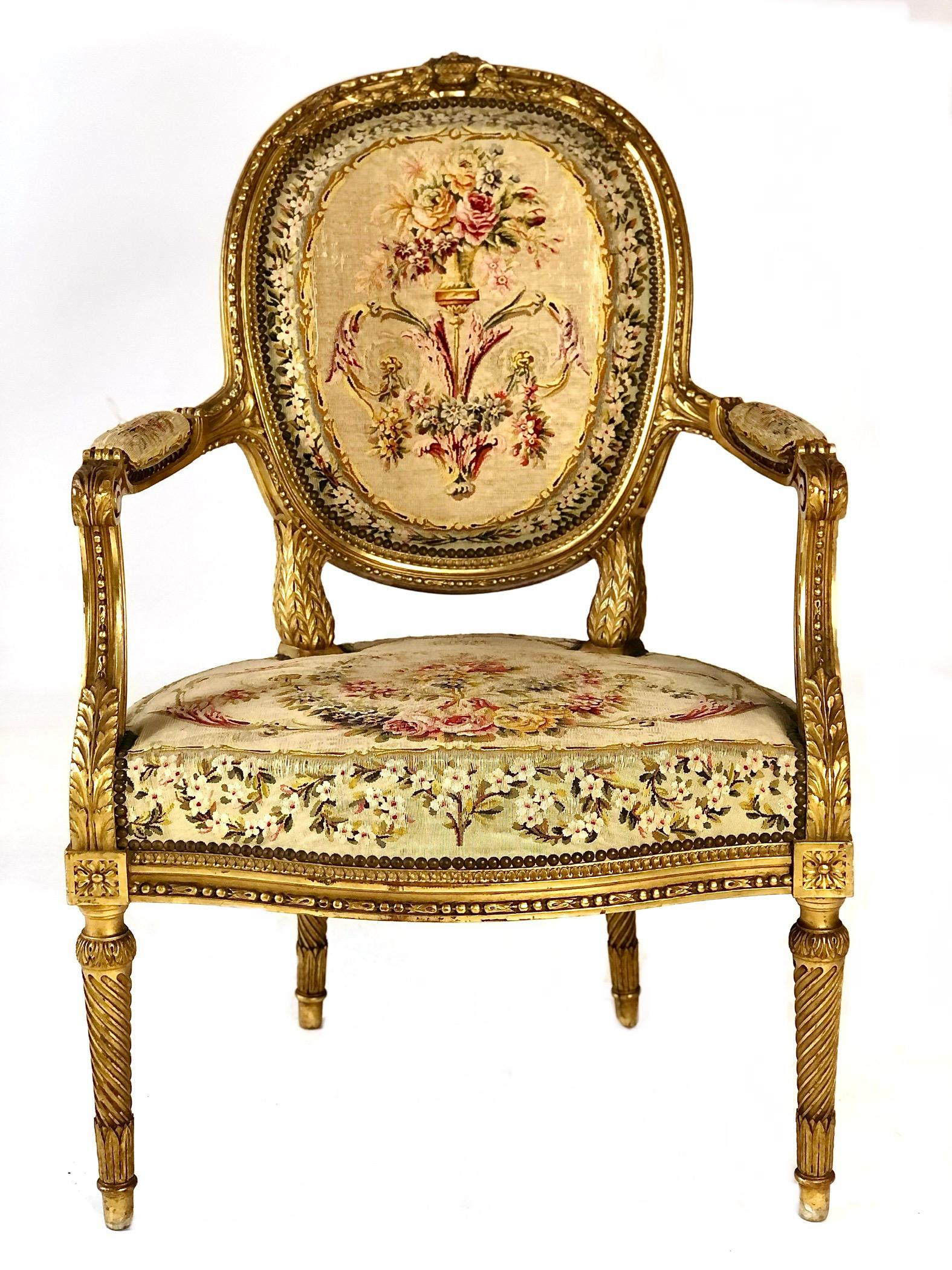 Antique Louis XVI Style Parisian Giltwood 5 Pieces Salon Suite For Sale 2