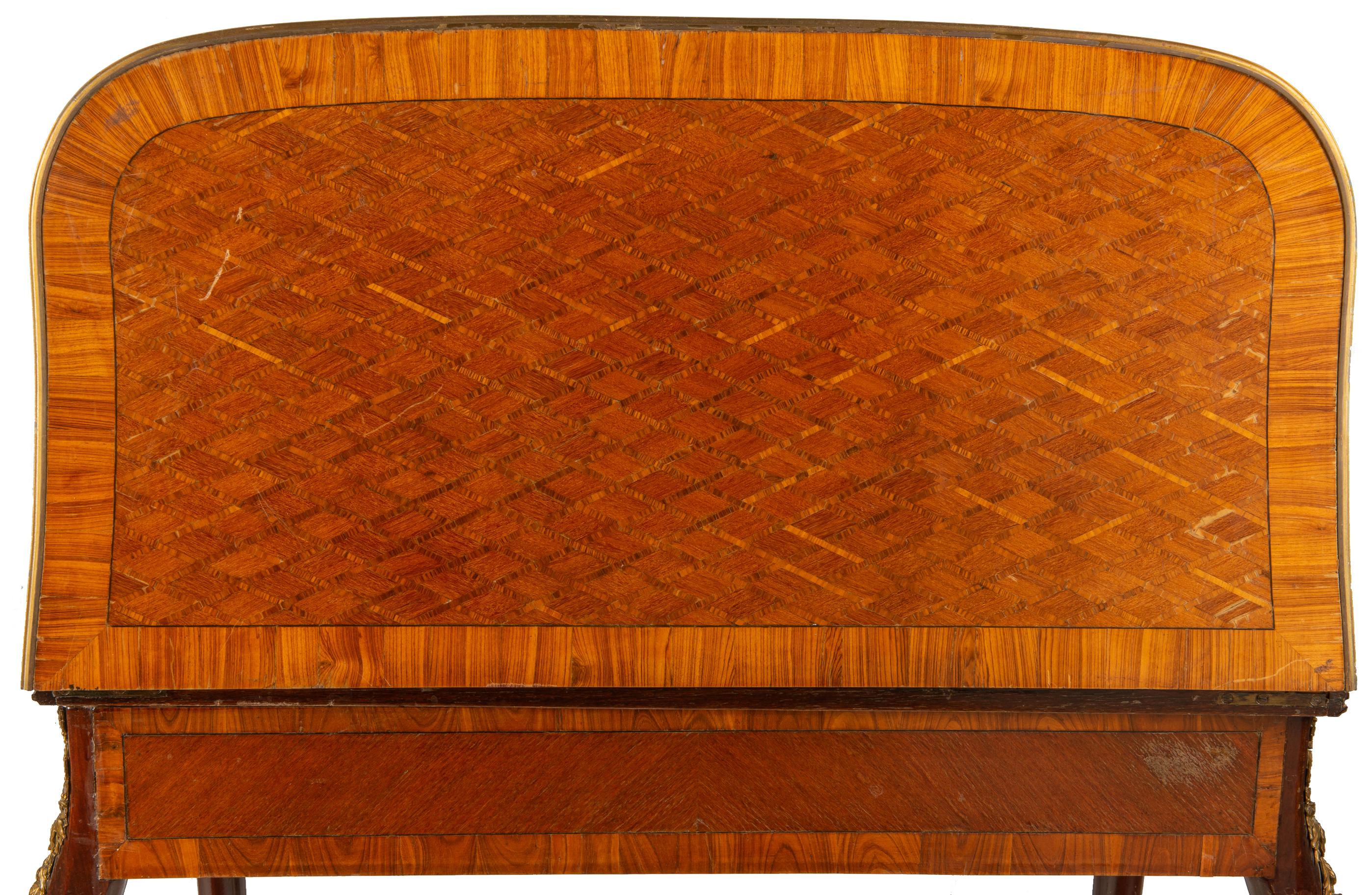 Parkett-Kartentisch mit Intarsien im Louis-XVI.-Stil, um 1890 im Zustand „Gut“ im Angebot in Brighton, Sussex