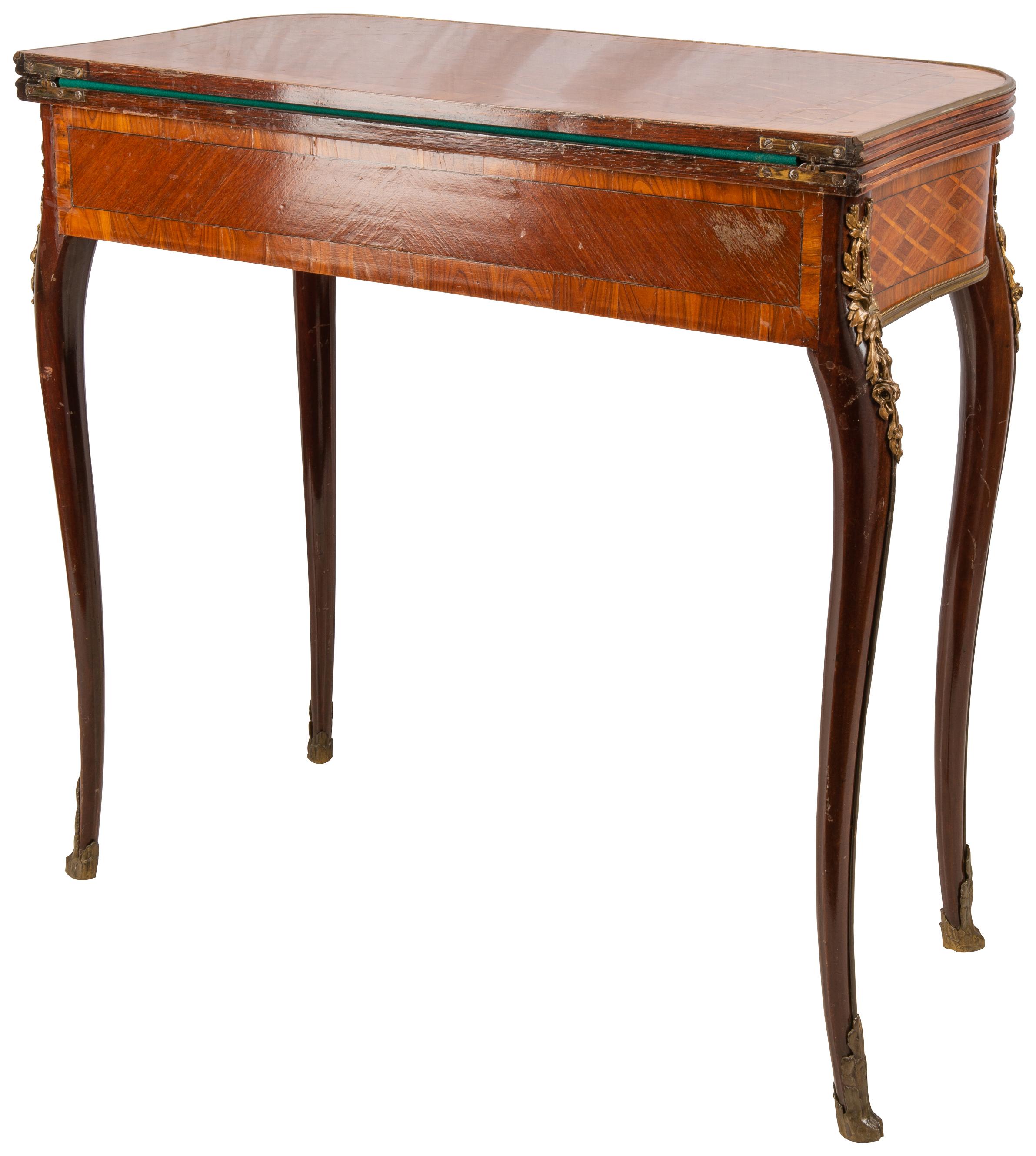 Parkett-Kartentisch mit Intarsien im Louis-XVI.-Stil, um 1890 im Angebot 1