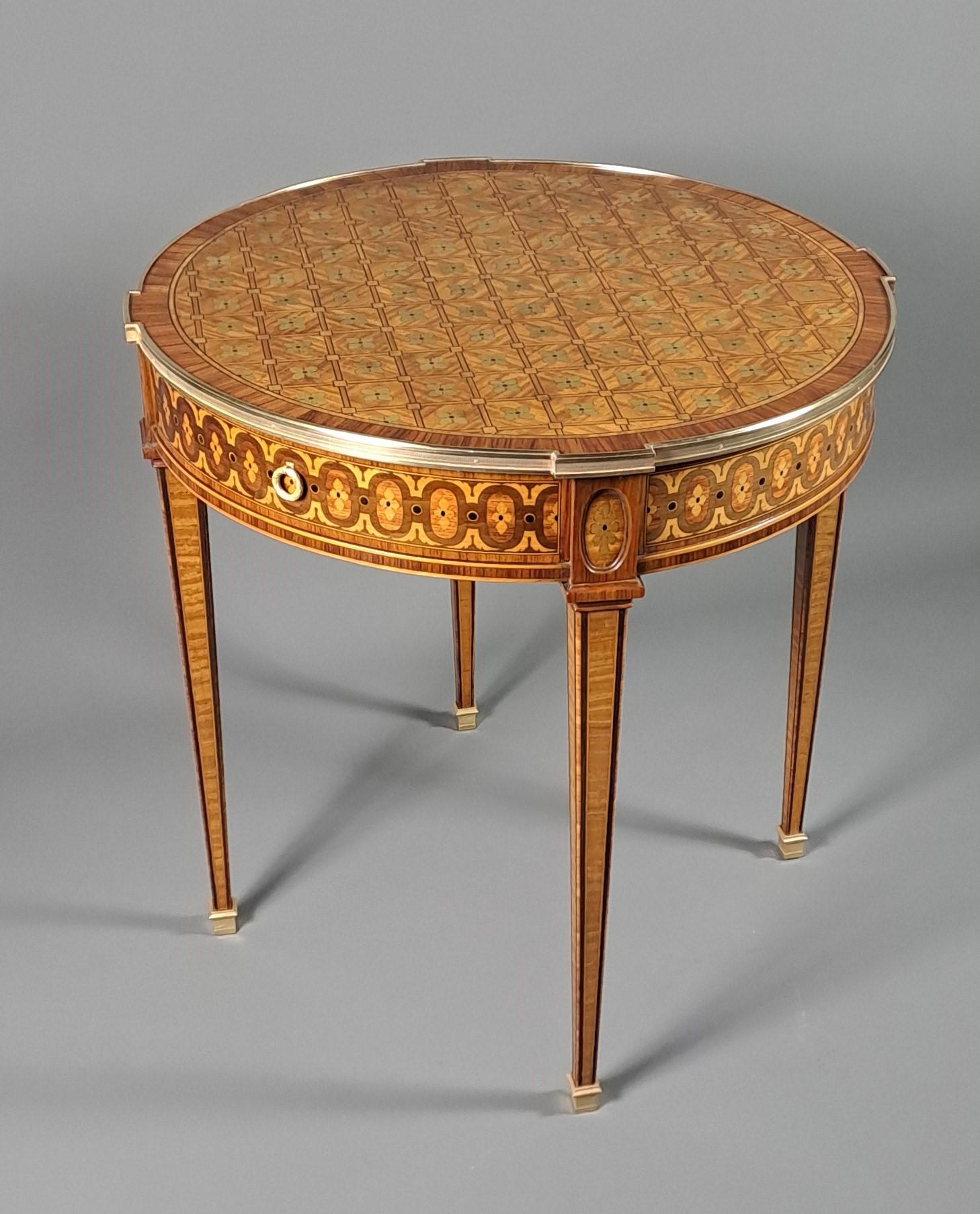 Palisander Louis XVI Style Pedestal Table In Quartefeuille Marquetry  For Sale