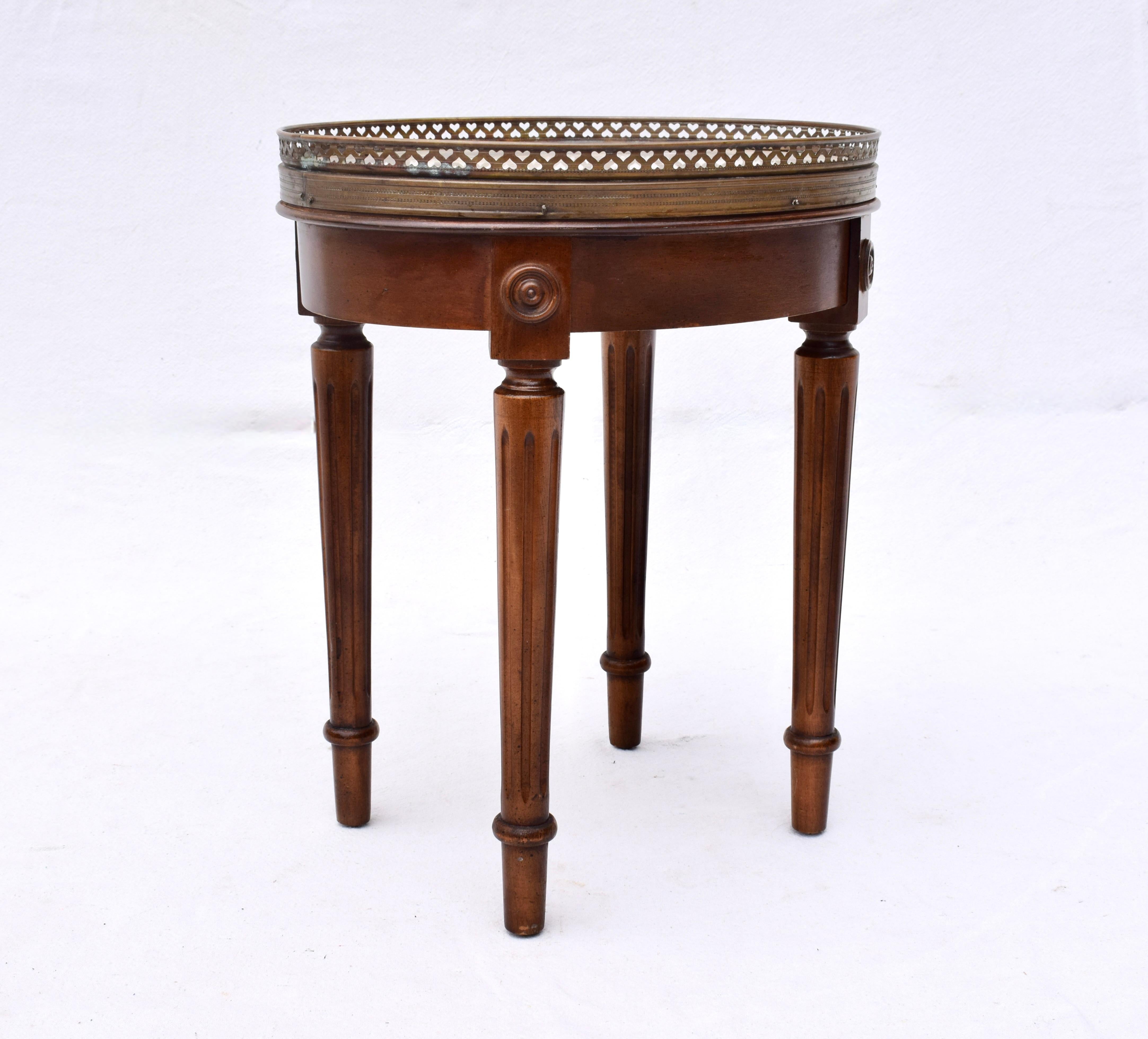 Beistelltische im Louis Xvi-Stil mit Petit Bouillotte-Marmorplatte im Zustand „Gut“ im Angebot in Southampton, NJ