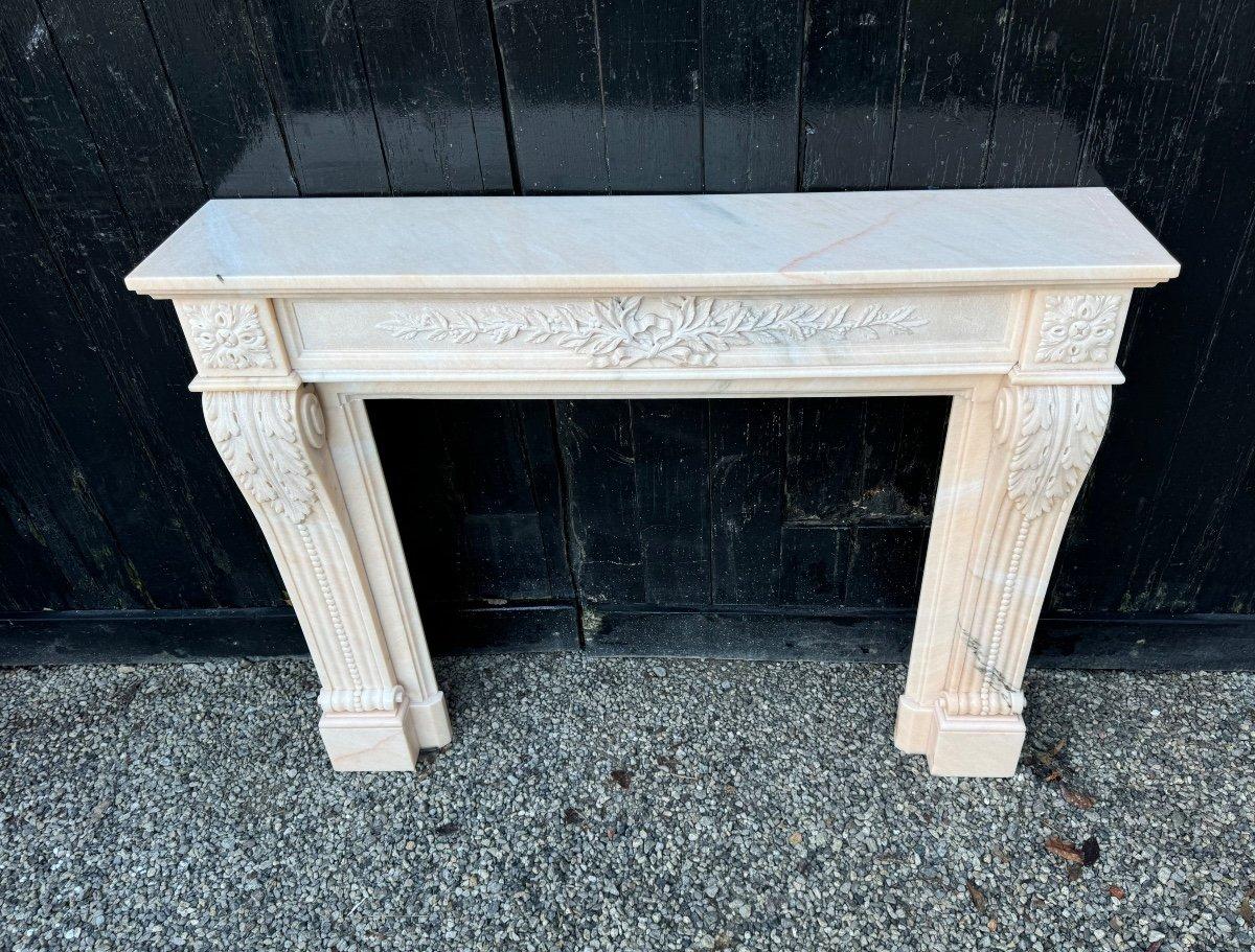 Rosafarbener Marmorsims im Louis-XVI-Stil CIRCA 1980 im Angebot 4