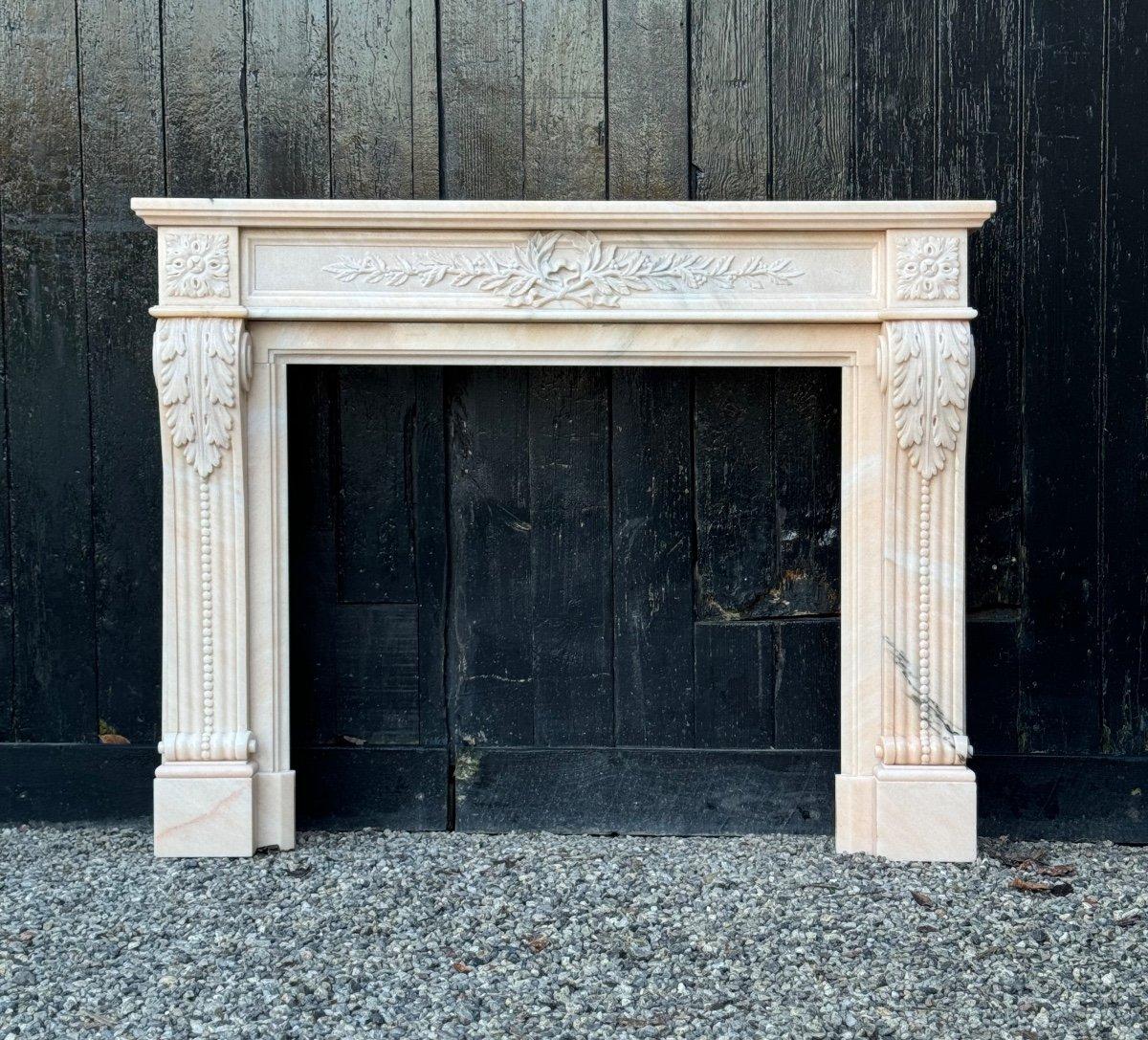 Rosafarbener Marmorsims im Louis-XVI-Stil CIRCA 1980 im Angebot 3