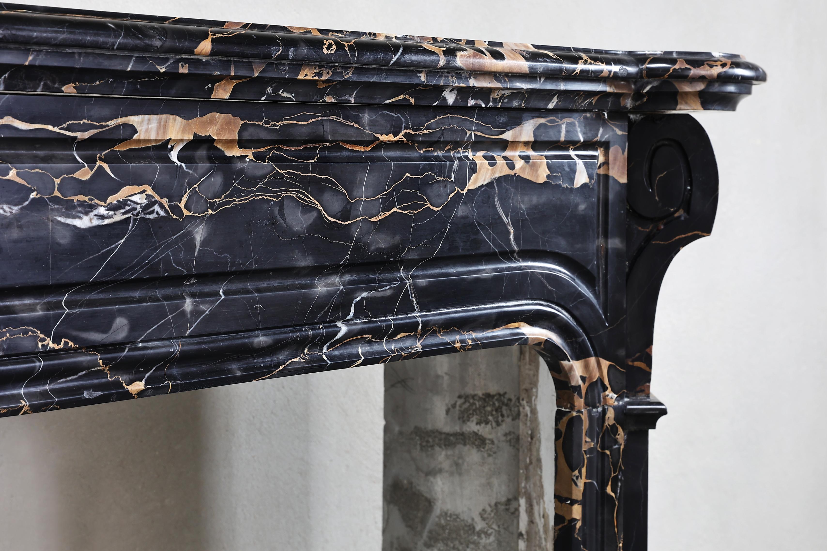 Louis XVI Style Portoro Marble Fireplace from the 19th Century In Good Condition For Sale In Made, NL