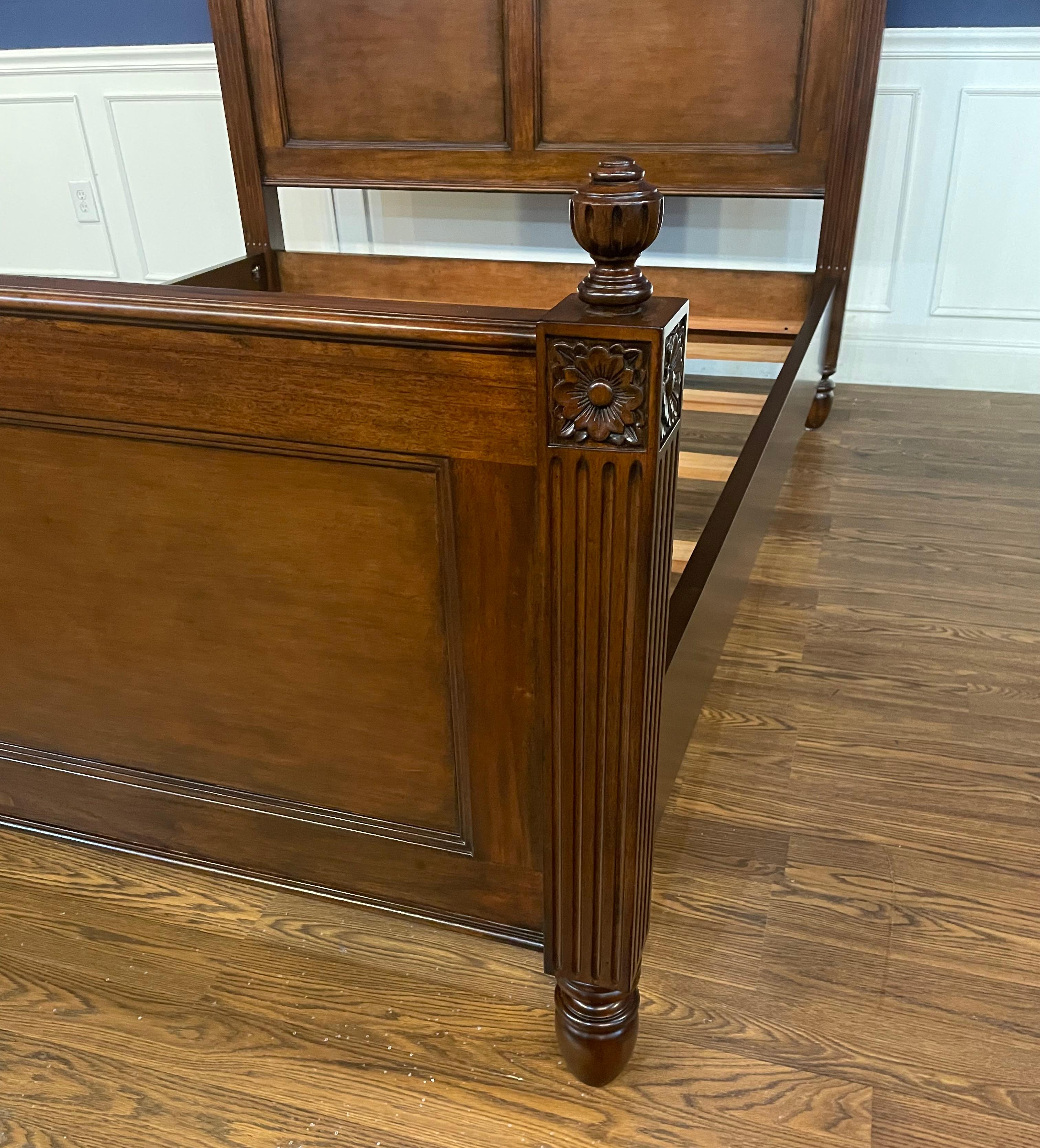 Cama de caoba tamaño Queen estilo Luis XVI de Leighton Hall Siglo XXI y contemporáneo en venta