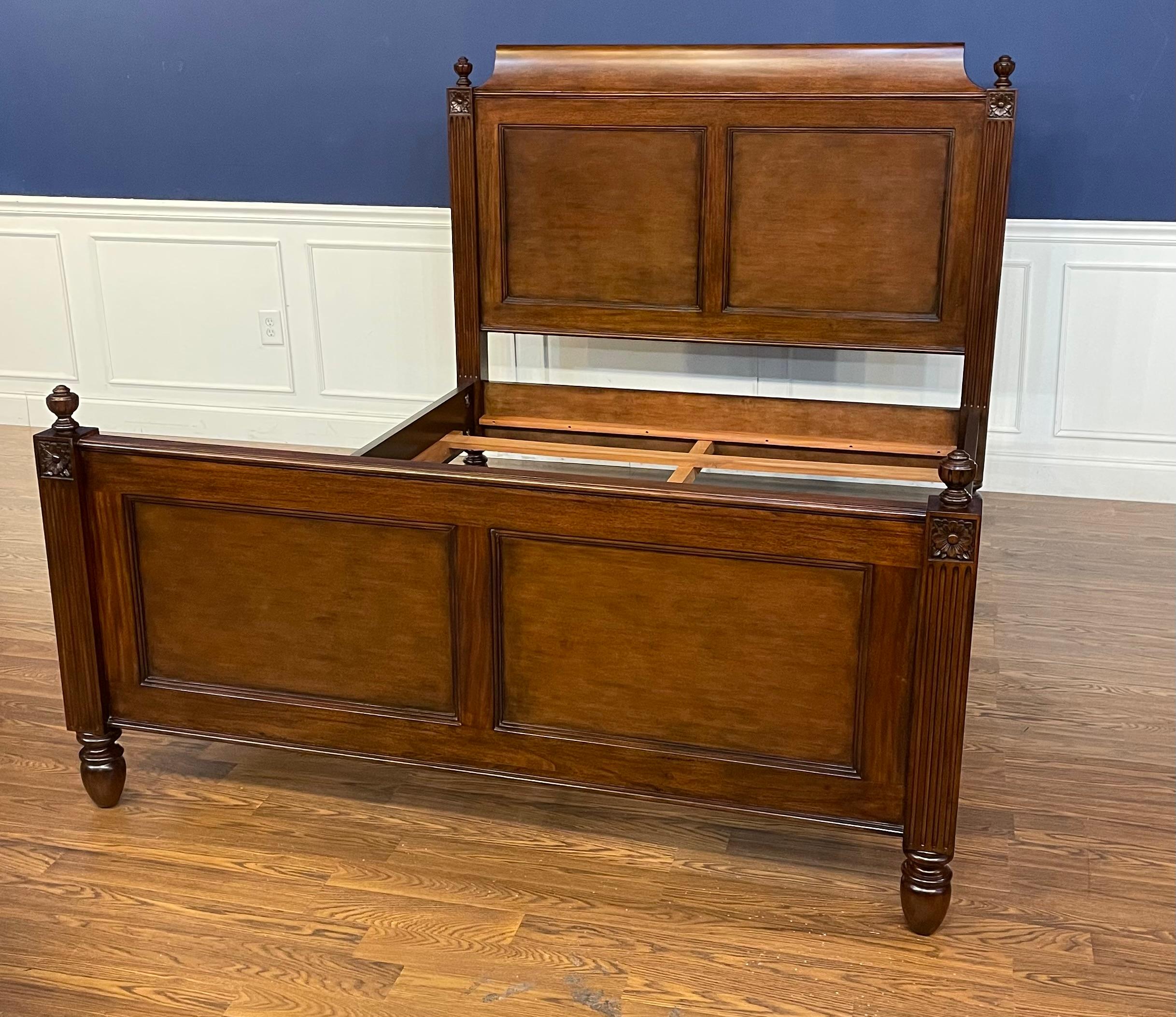 Cama de caoba tamaño Queen estilo Luis XVI de Leighton Hall Caoba en venta
