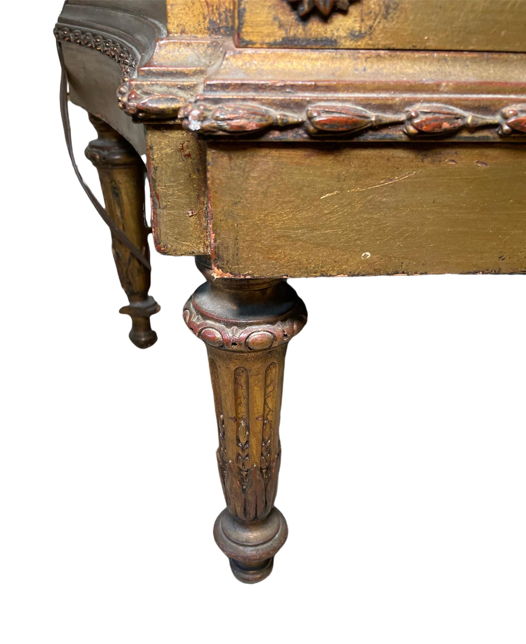 Vitrine/meuble de rangement rectangulaire de style Louis XVI en vente 10