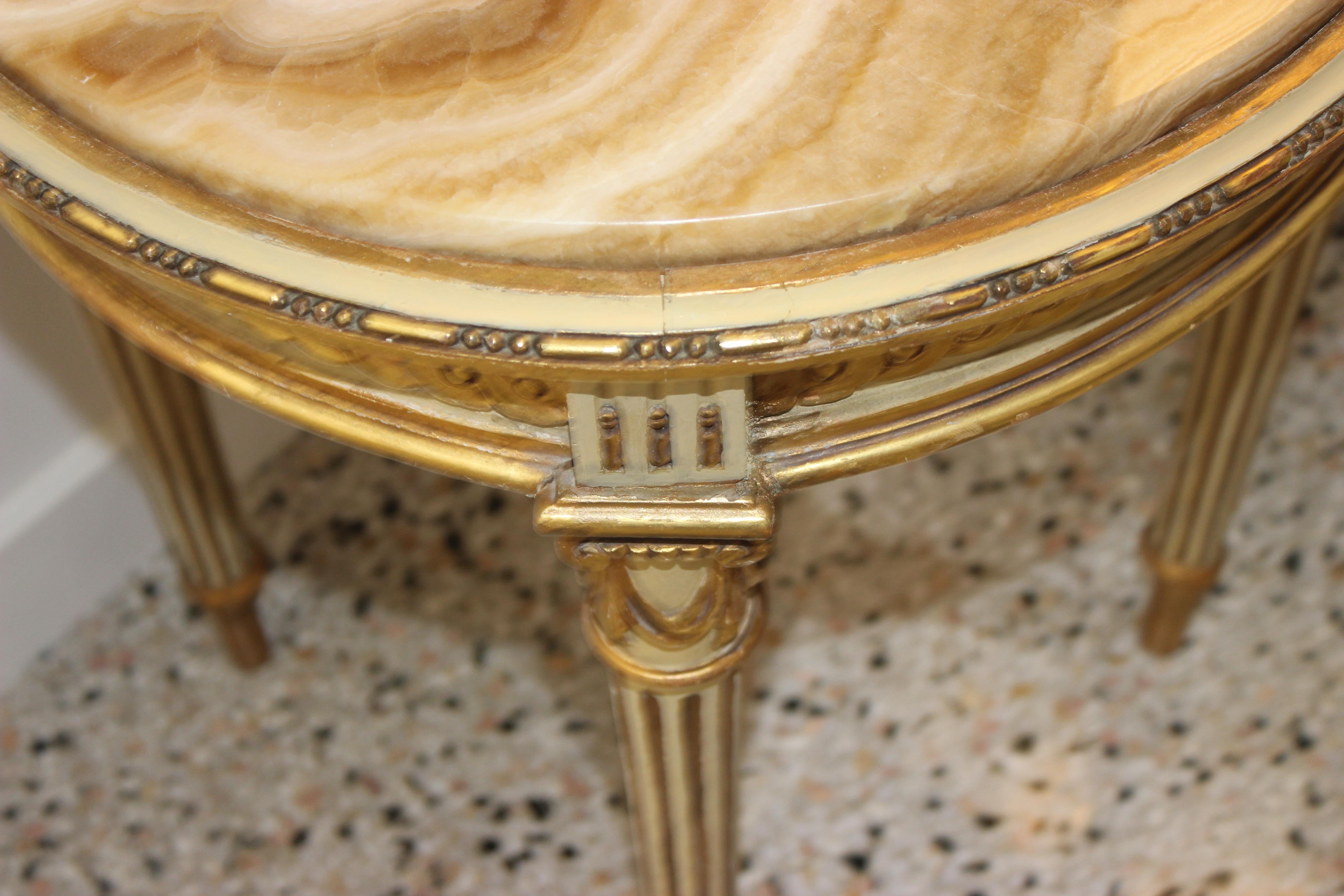 Louis XVI Style Round Table In Distressed Condition In West Palm Beach, FL