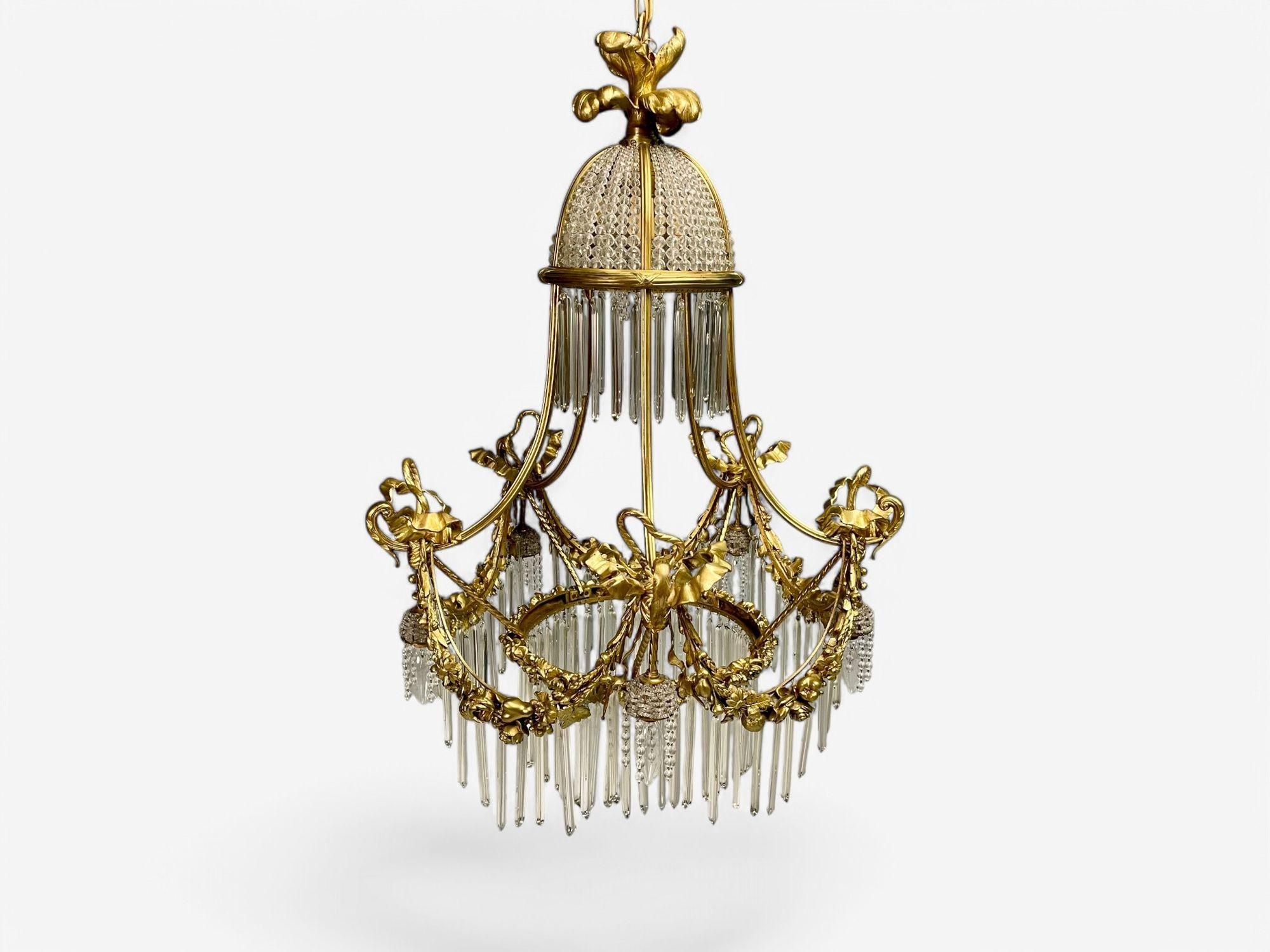 Français Lustre néoclassique russe de style Louis XVI, bronze, cristal, France, années 1900 en vente