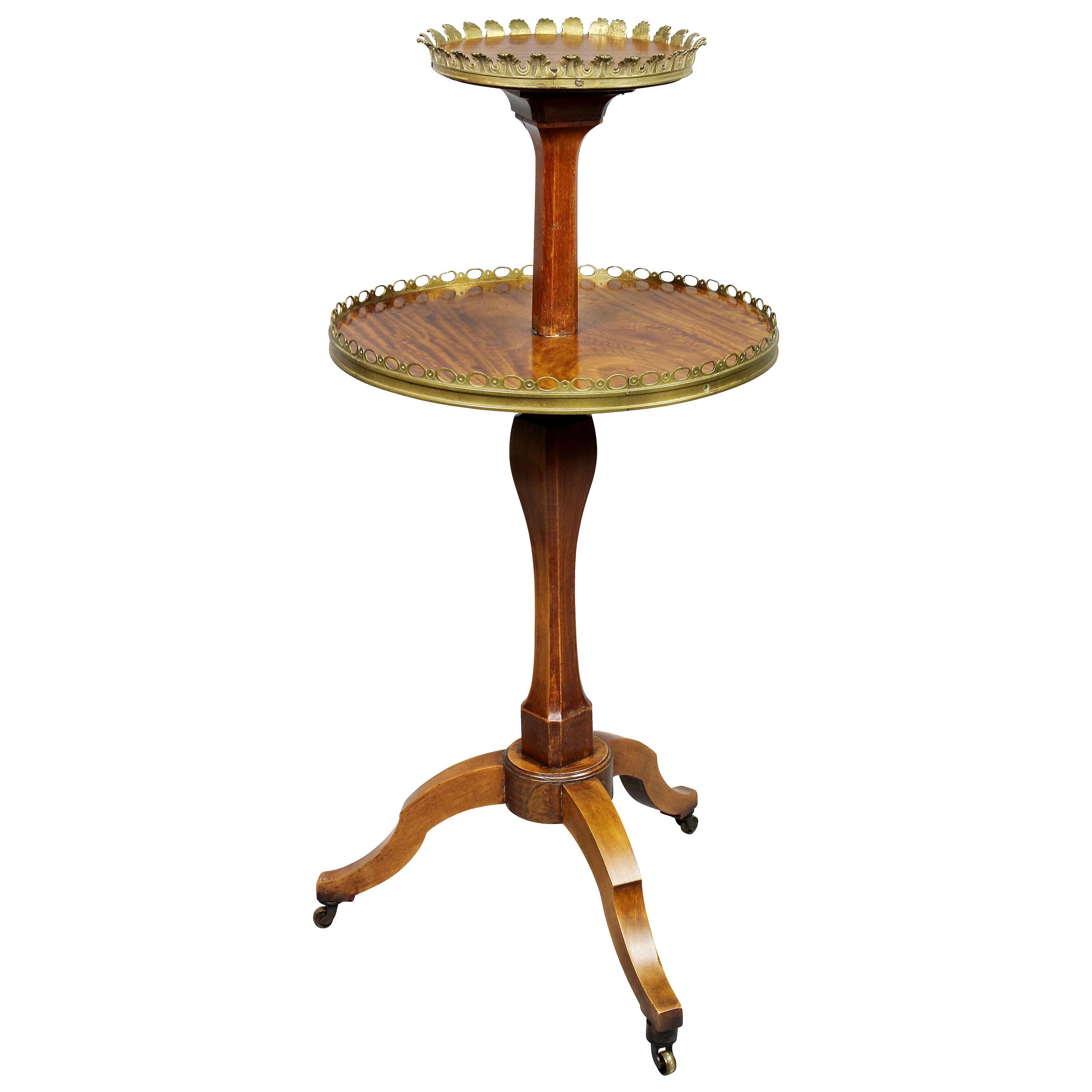 Table d'appoint en bois de satin de style Louis XVI en vente