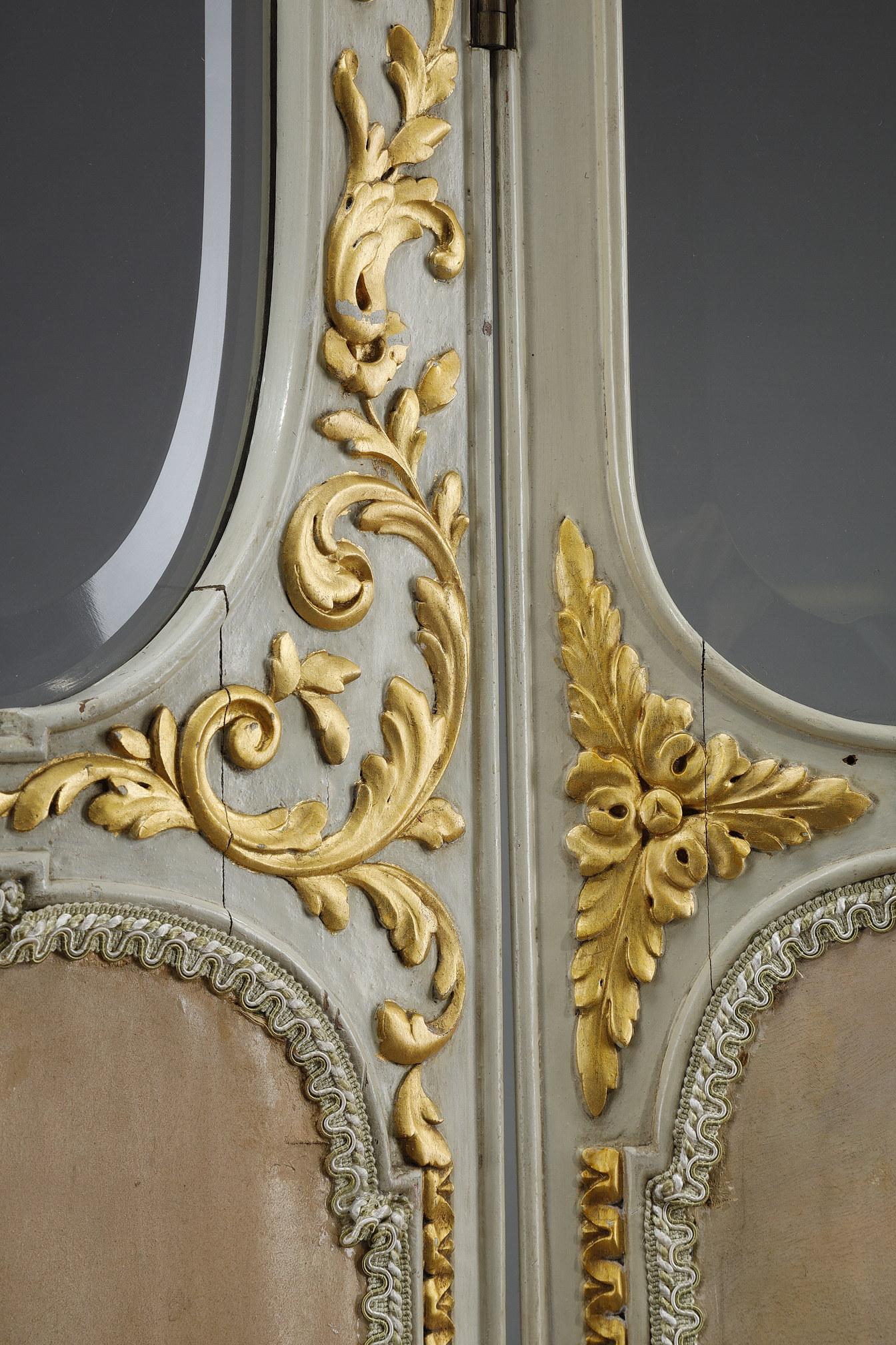 Louis XVI Style Screen in Carved Wood with Waders 2