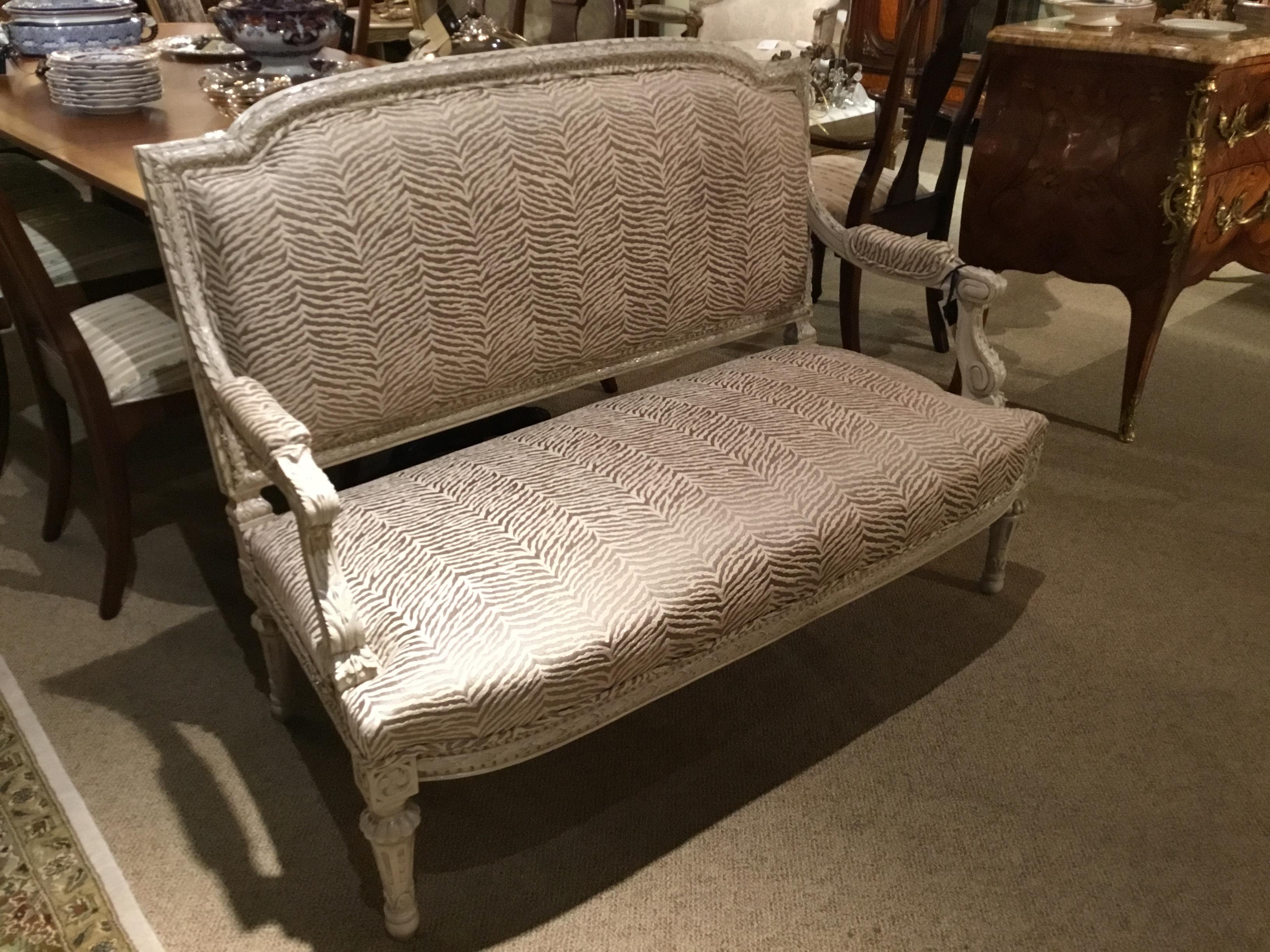Settee/Asiento de Amor Estilo Luis XVI, Policromado con Tapicería Nueva, Siglo XIX en venta 5