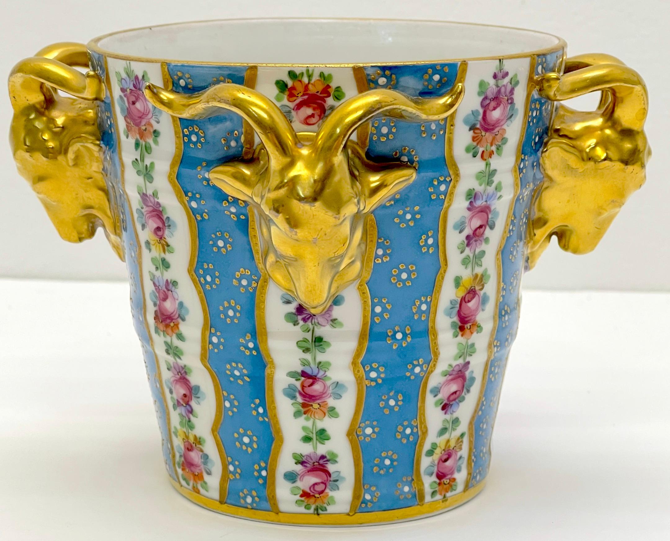 Allemand Pot de fleurs à motif de bélier de style Louis XVI, style Sèvres Pot de Cache, Carl Thieme Dresden en vente