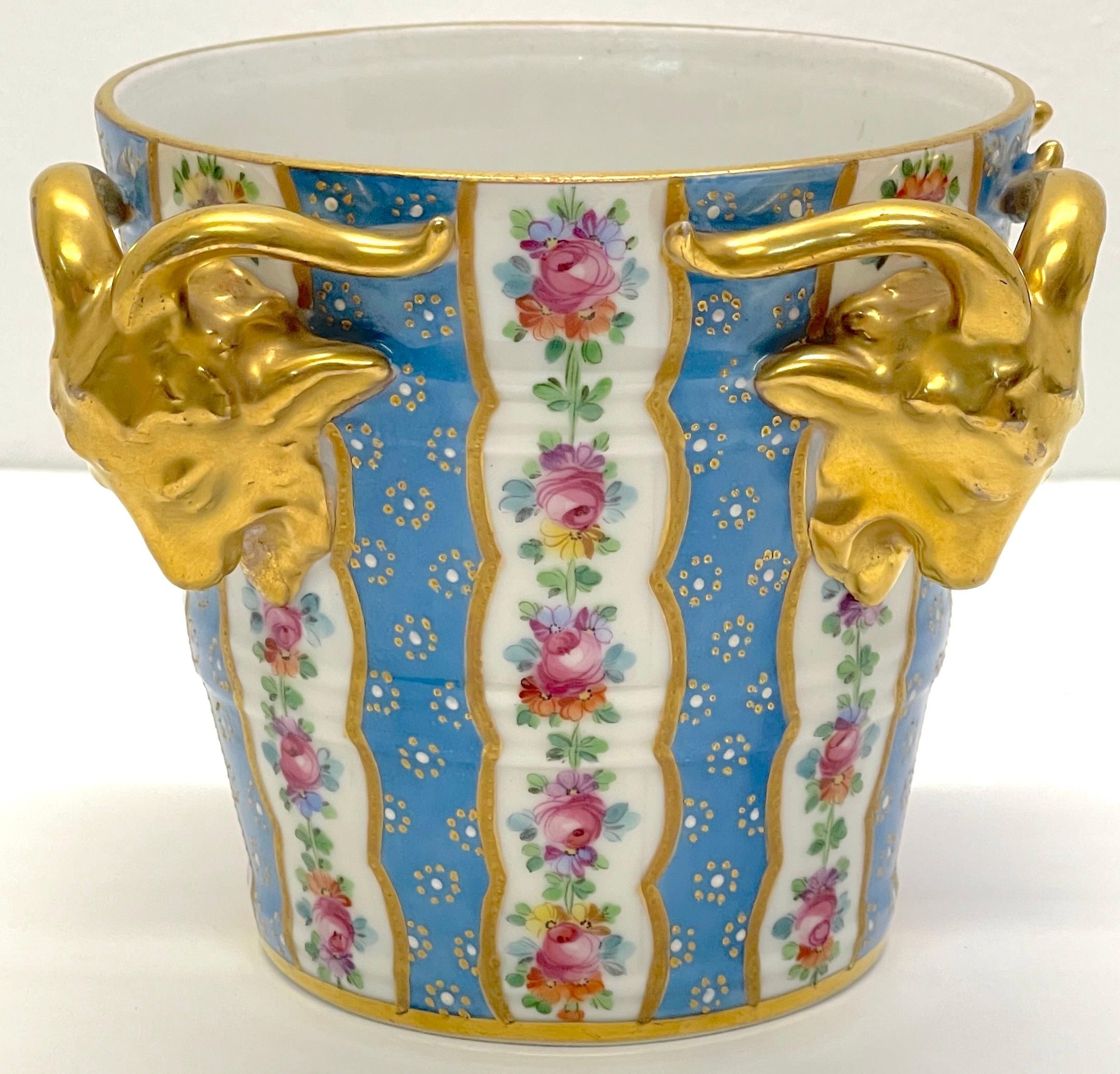 20ième siècle Pot de fleurs à motif de bélier de style Louis XVI, style Sèvres Pot de Cache, Carl Thieme Dresden en vente