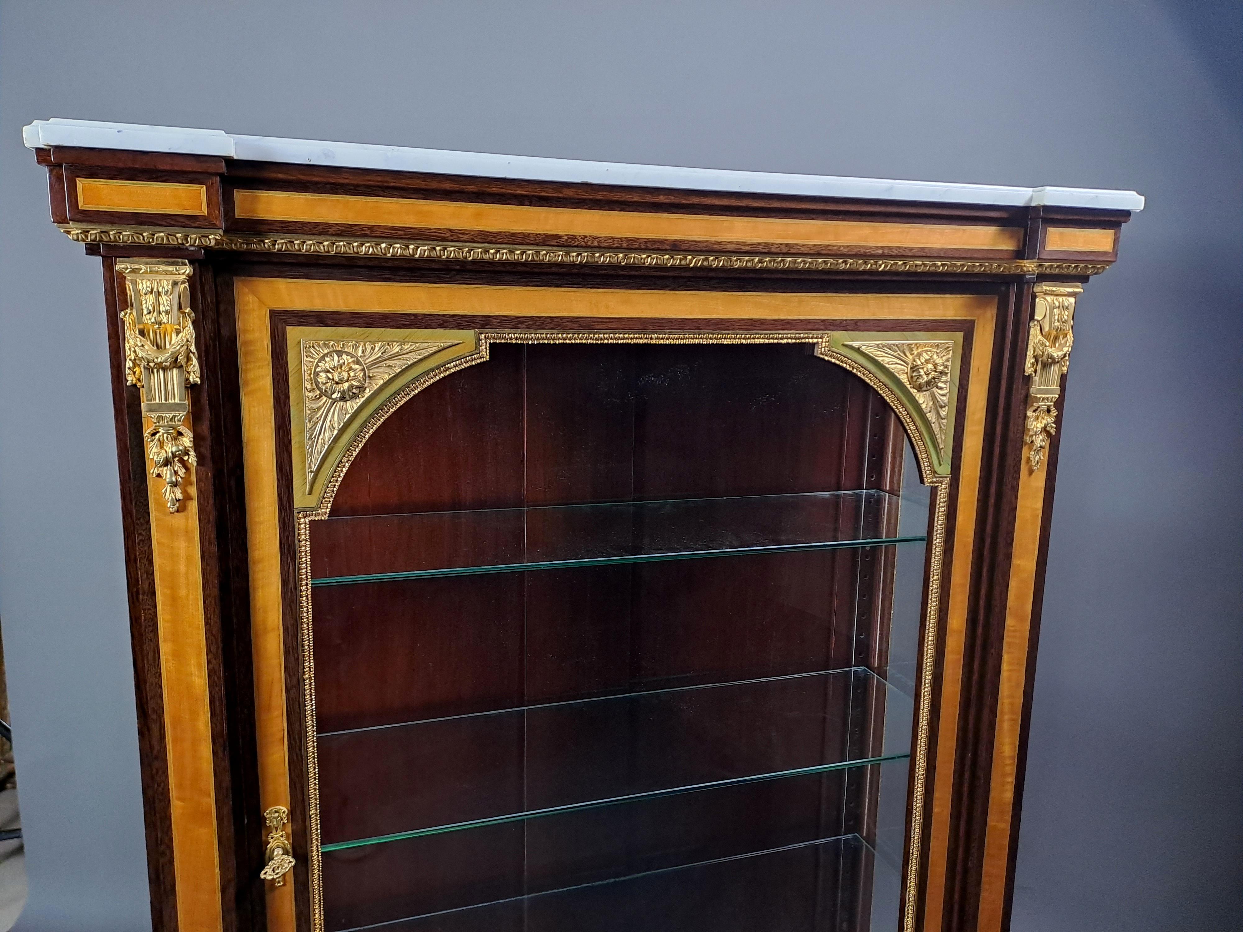 Louis XVI Style Showcase In Marquetry And Gilt Bronze For Sale 2