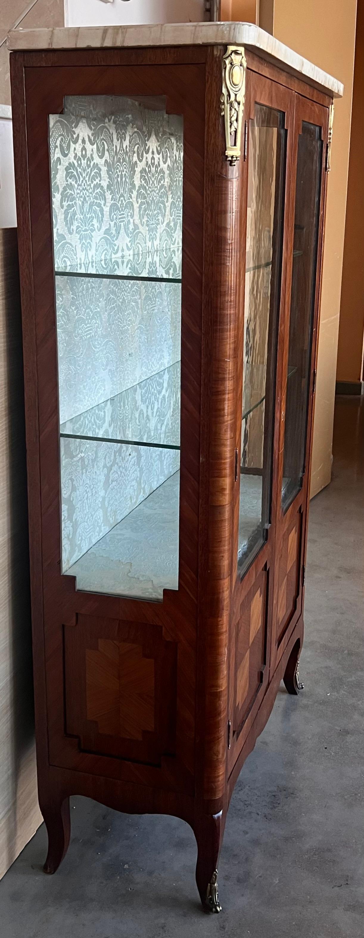 Louis XVI Style Showcase Vitrine in Walnut with Geometrical Marquetry For Sale 4