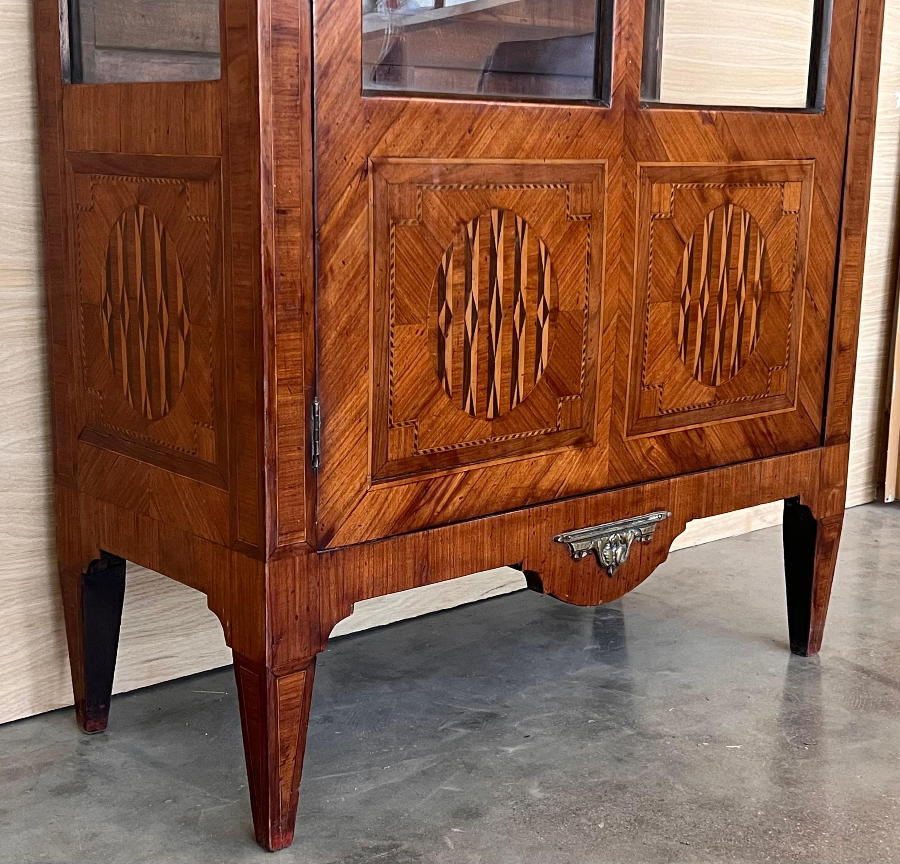 Louis XVI Style Showcase Vitrine in Walnut with Geometrical Marquetry For Sale 5