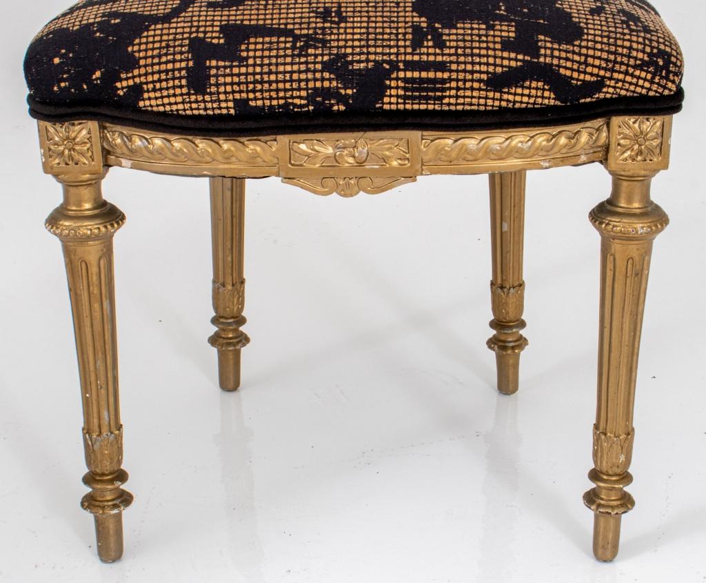 Louis XVI-Stil Beistellstühle, Paar im Angebot 2