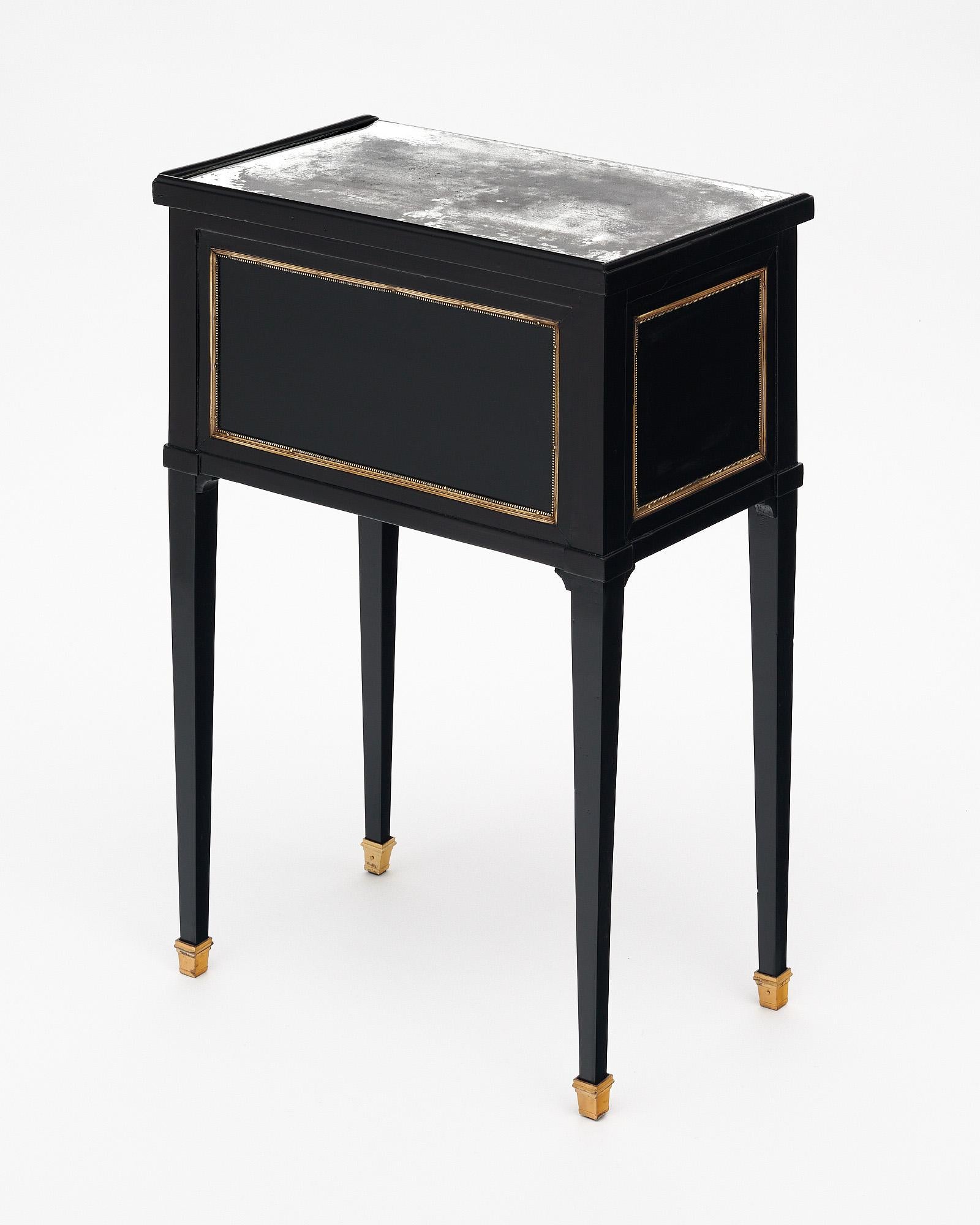 Beistelltisch im Louis XVI-Stil im Angebot 1