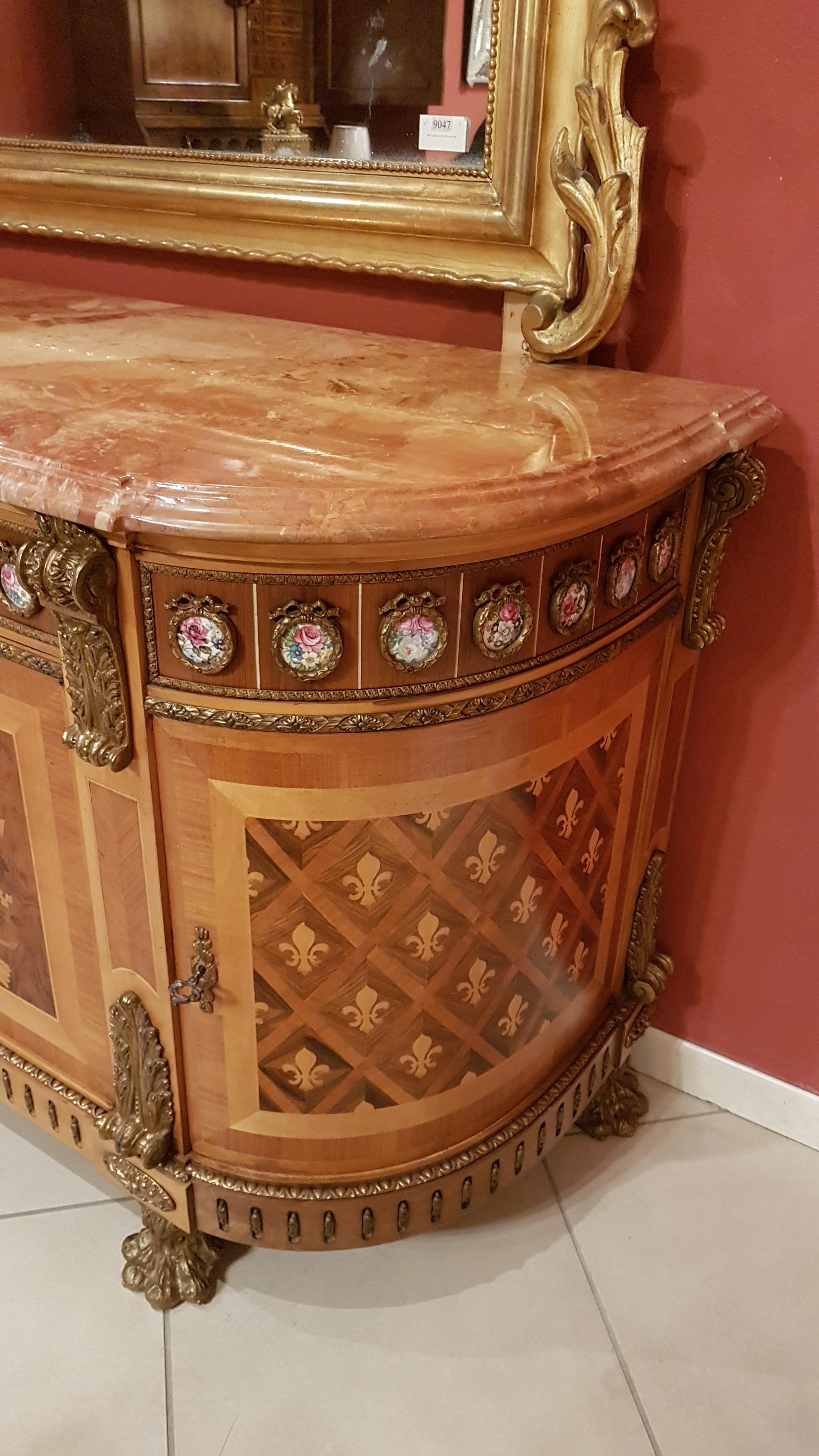 Sideboard curved in Louis XVI style with marble top richly inlaid from the 1950s For Sale 2