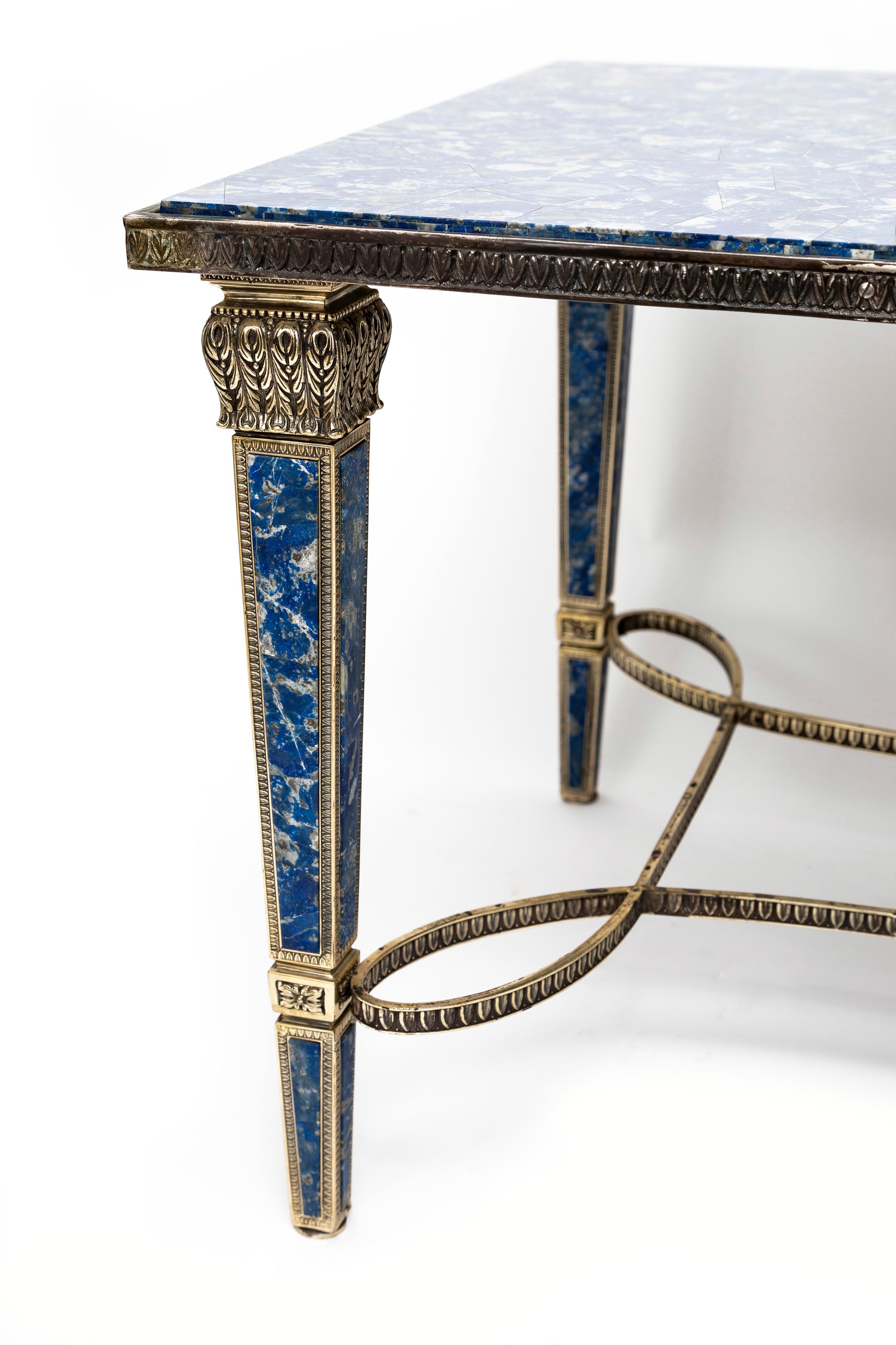Louis XVI Stil Versilberte Bronze & Lapislazuli Couchtisch, Att. E. F. Caldwell im Zustand „Gut“ im Angebot in New York, NY
