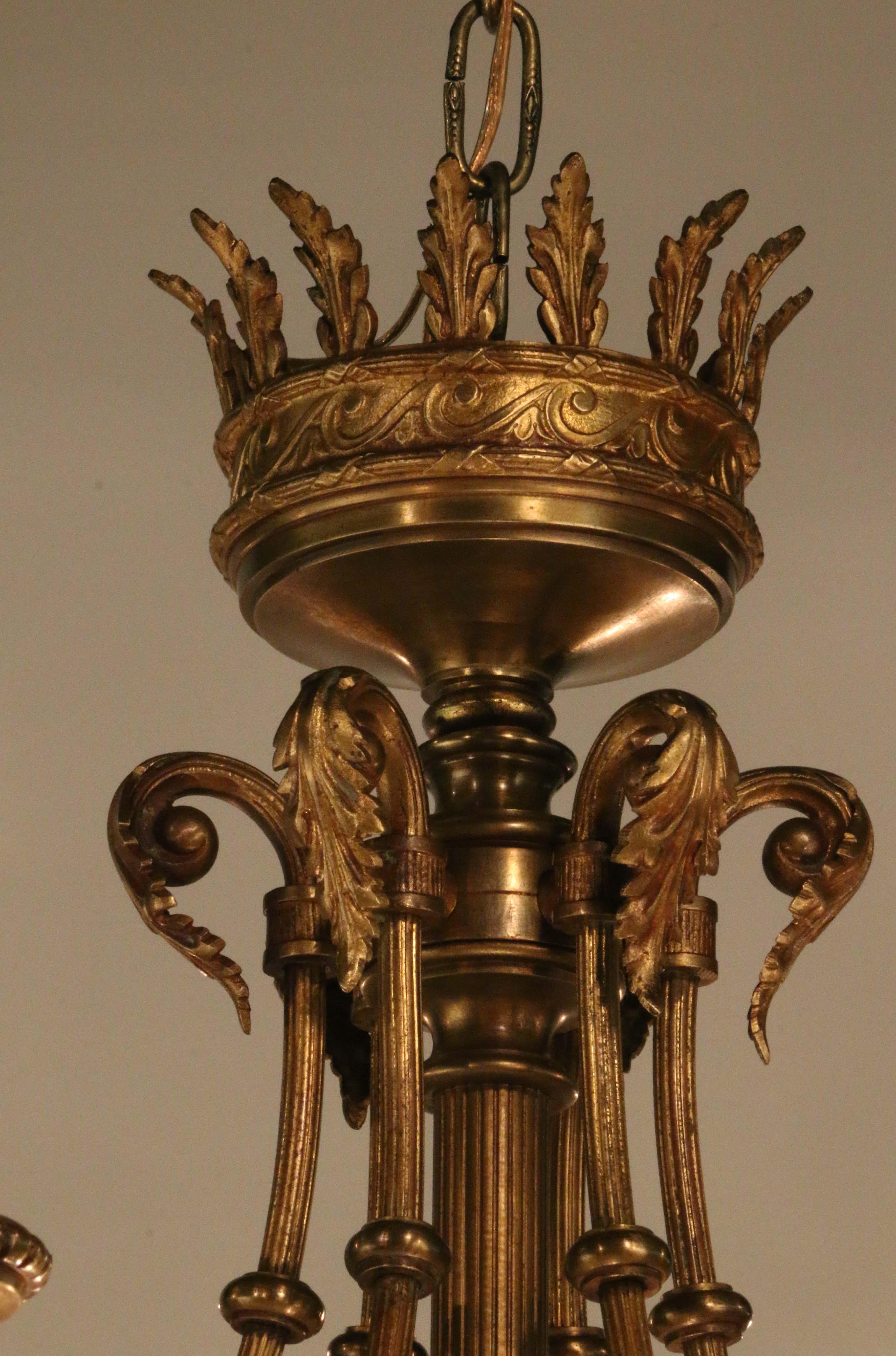 Français Lustre à panier à six lumières de style Louis XVI en vente