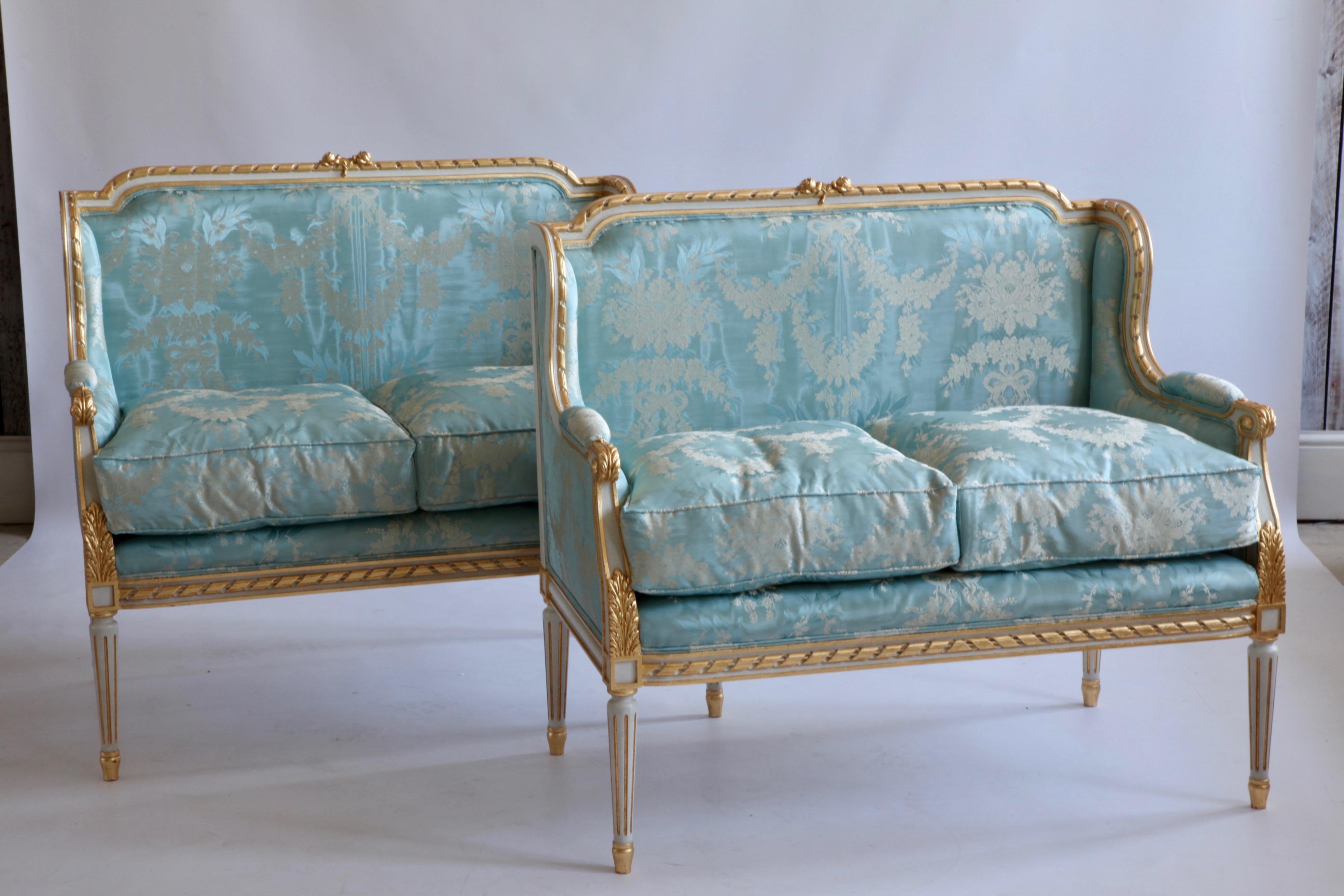 Sofa im Louis-XVI-Stil im Zustand „Neu“ im Angebot in London, Park Royal