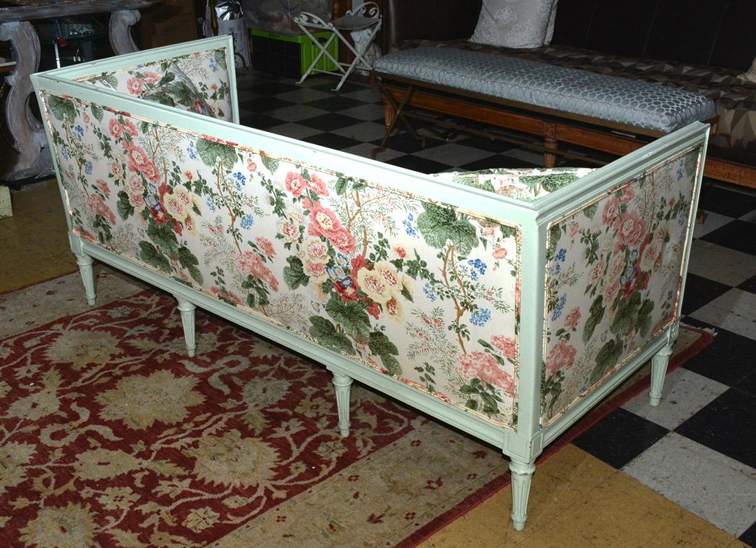 Louis XVI Style Sofa Settee In Good Condition In Sheffield, MA