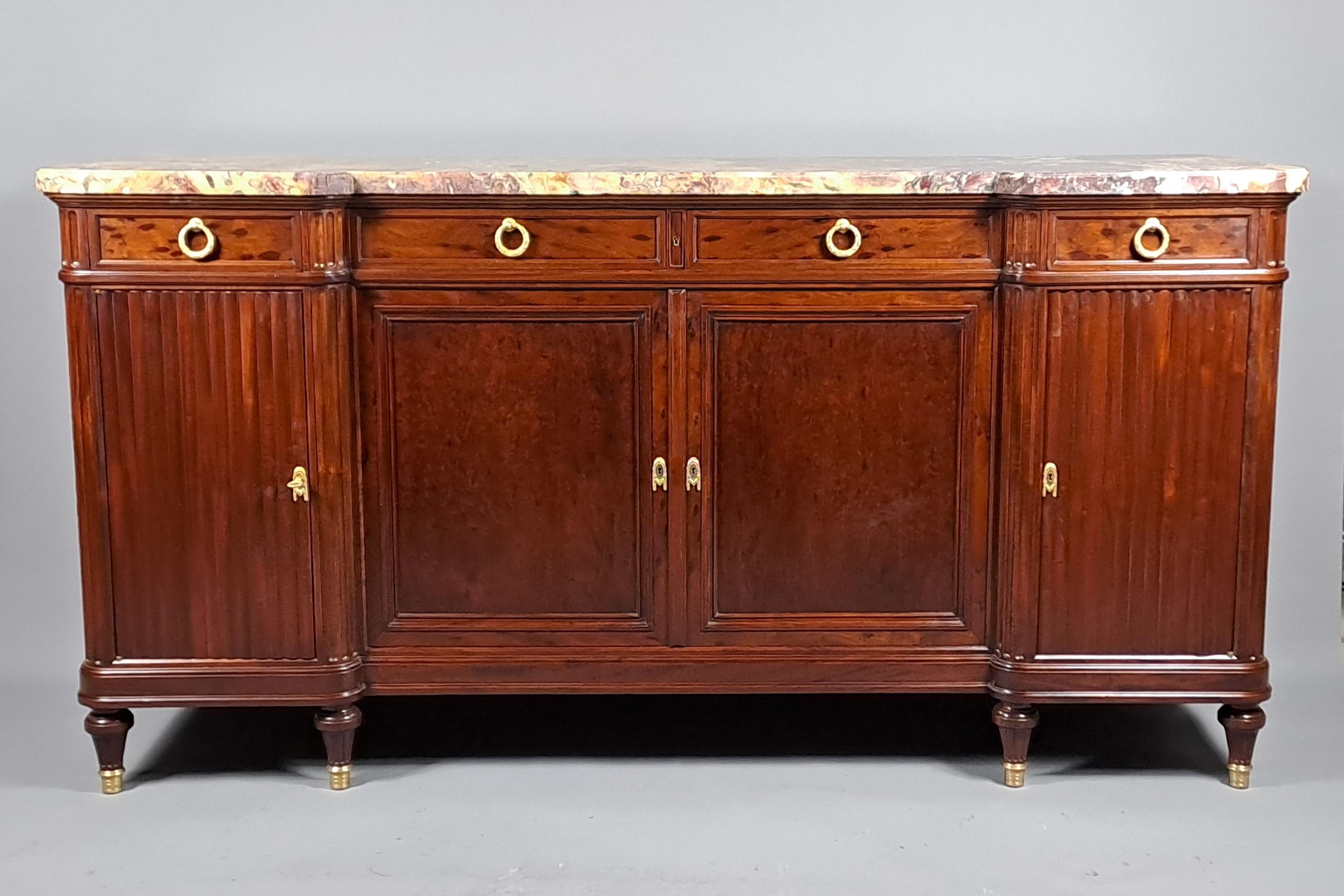 XIX secolo Credenza in mogano massiccio in stile Luigi XVI con timbro Haentges a Parigi in vendita