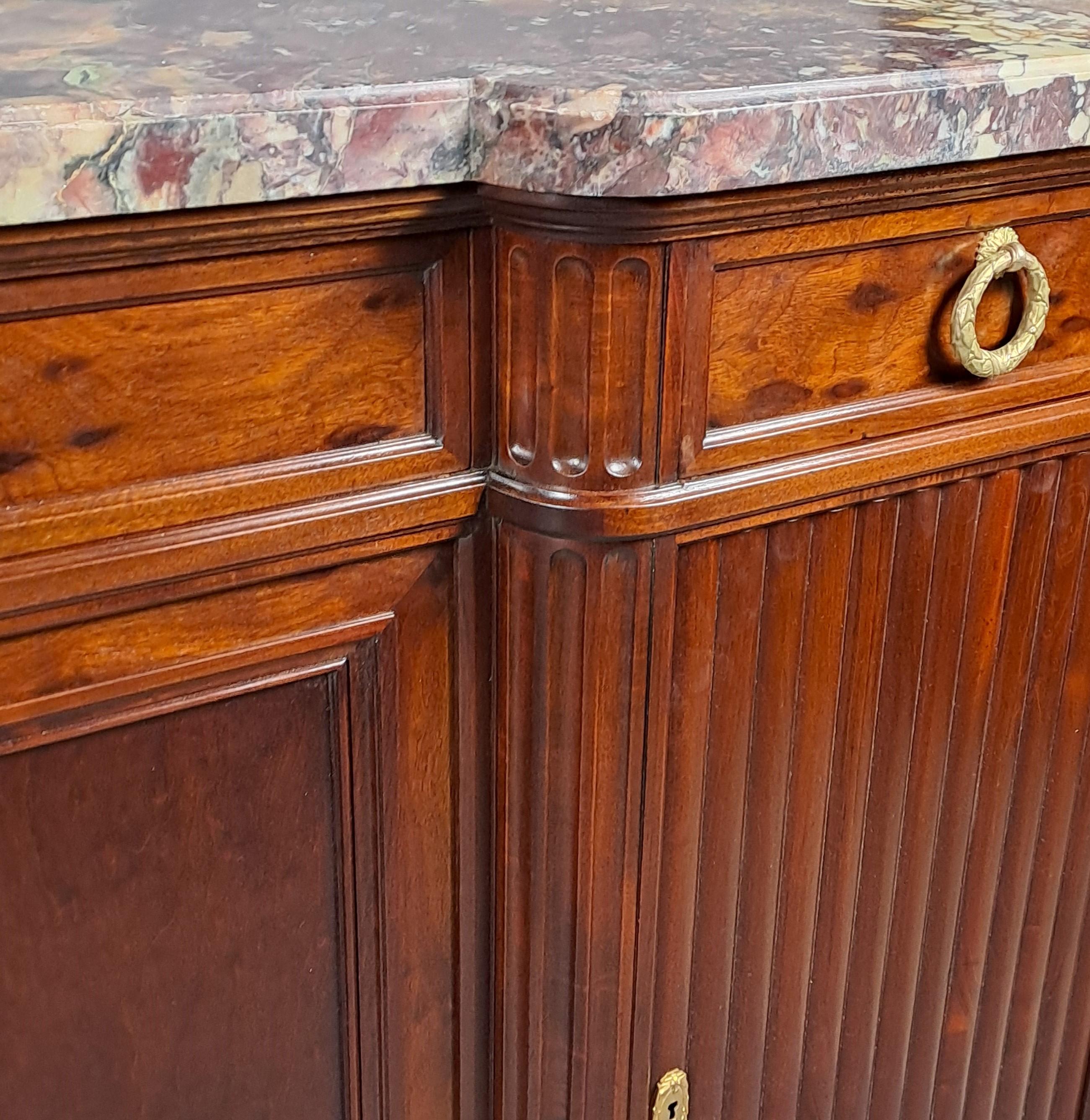 Credenza in mogano massiccio in stile Luigi XVI con timbro Haentges a Parigi in vendita 2