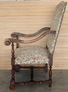 Spanisches Paar geschnitzter Sessel aus Nussbaumholz im Louis-XVI.-Stil, 1900er Jahre