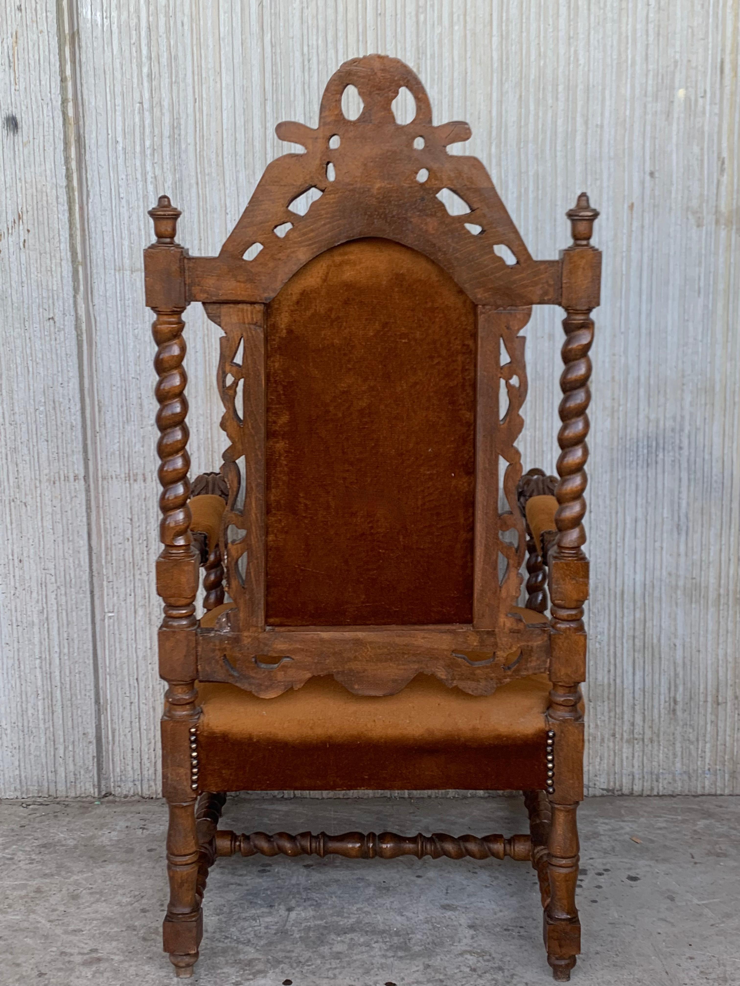 Louis XVI Style Spanish Pair of Carved Walnut Armchairs, 1900s For Sale 3