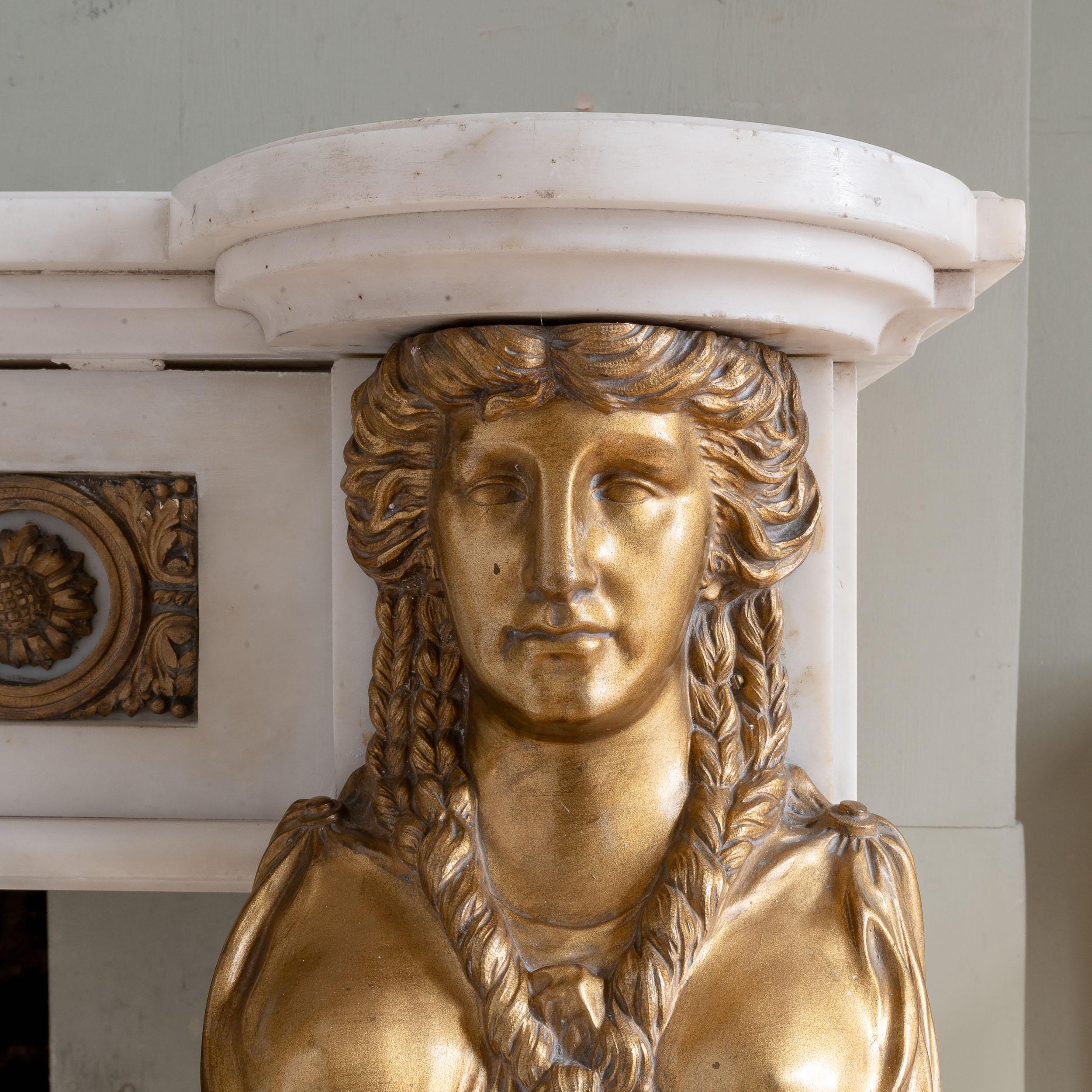 Cheminée en marbre statuaire et bronze doré de style Louis XVI en vente 10