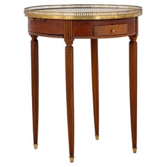 Tisch im Stil Louis XVI.