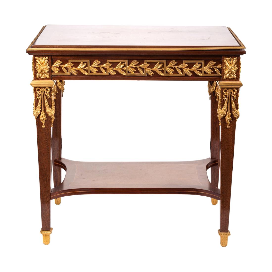 Tisch im Louis XVI-Stil aus massivem Amaranth mit Beschlägen aus vergoldeter Bronze im Angebot
