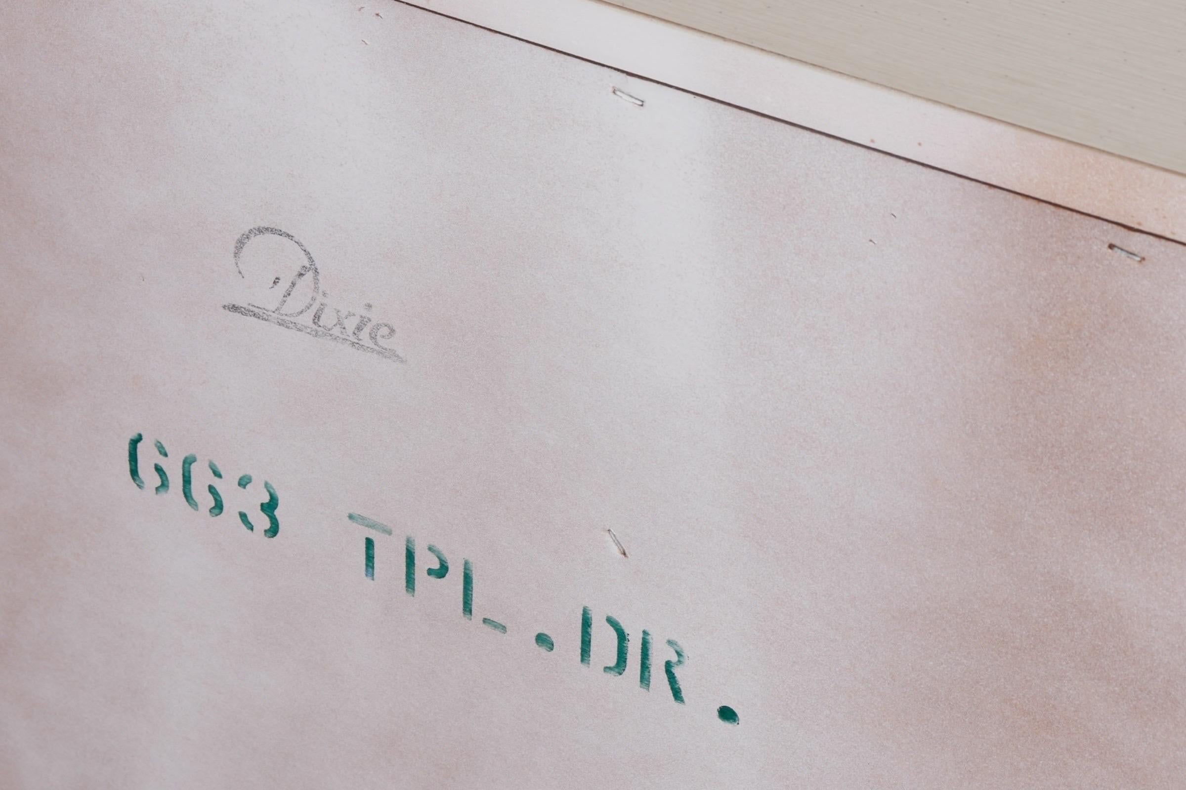 Comò triplo in stile Luigi XVI di Dixie in vendita 1
