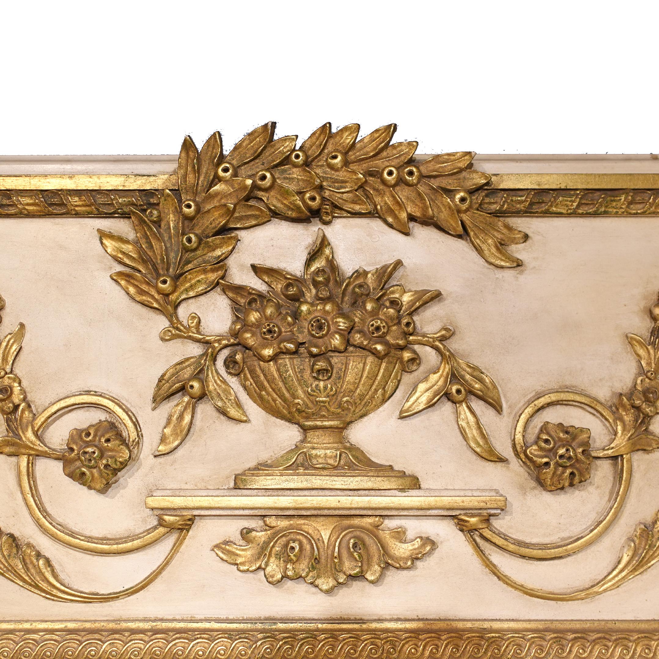 Miroir Trumeau de style Louis XVI en crème et bois doré Bon état - En vente à Leesburg, VA