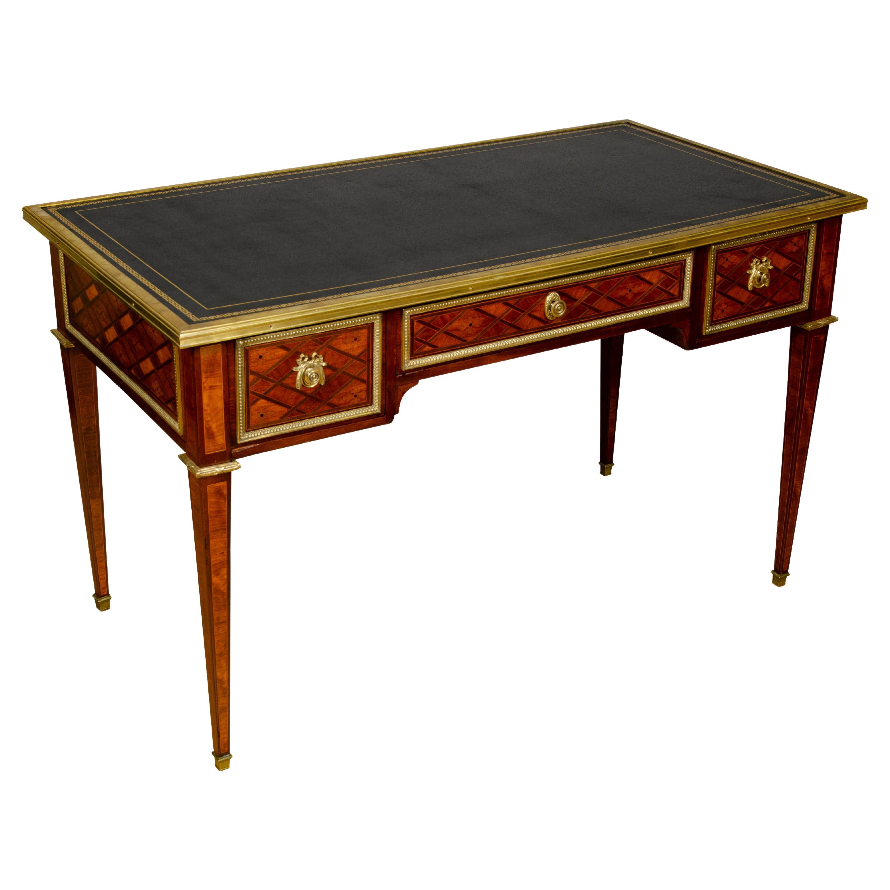 Schreibtisch aus Tulpenholz im Louis-XVI-Stil im Angebot